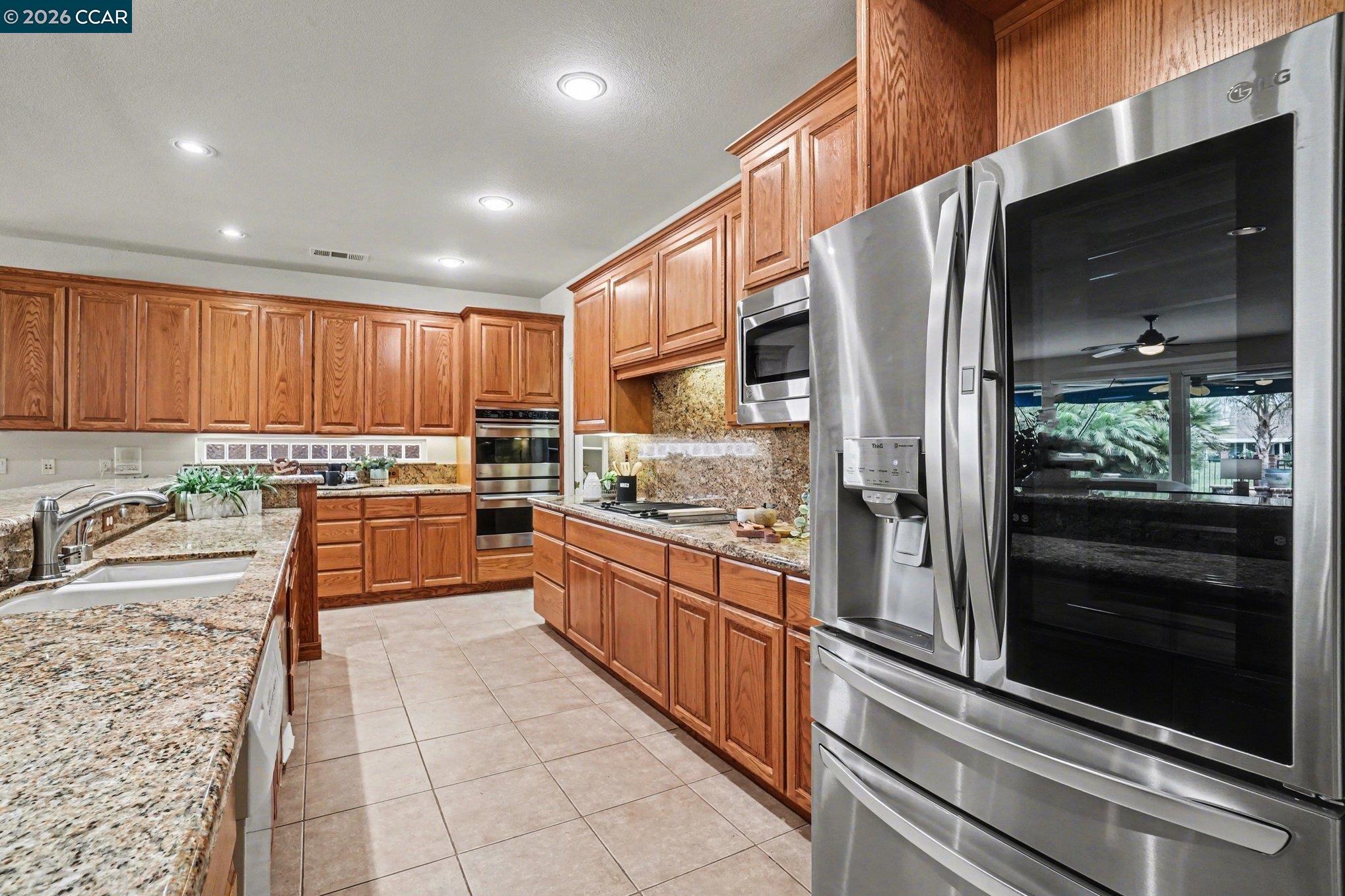 Detail Gallery Image 17 of 51 For 5666 Oakmont Ct, Discovery Bay,  CA 94505 - 5 Beds | 4 Baths