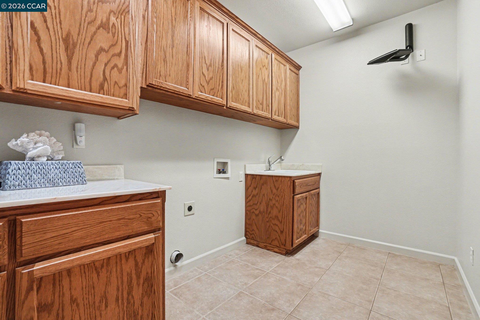 Detail Gallery Image 19 of 51 For 5666 Oakmont Ct, Discovery Bay,  CA 94505 - 5 Beds | 4 Baths