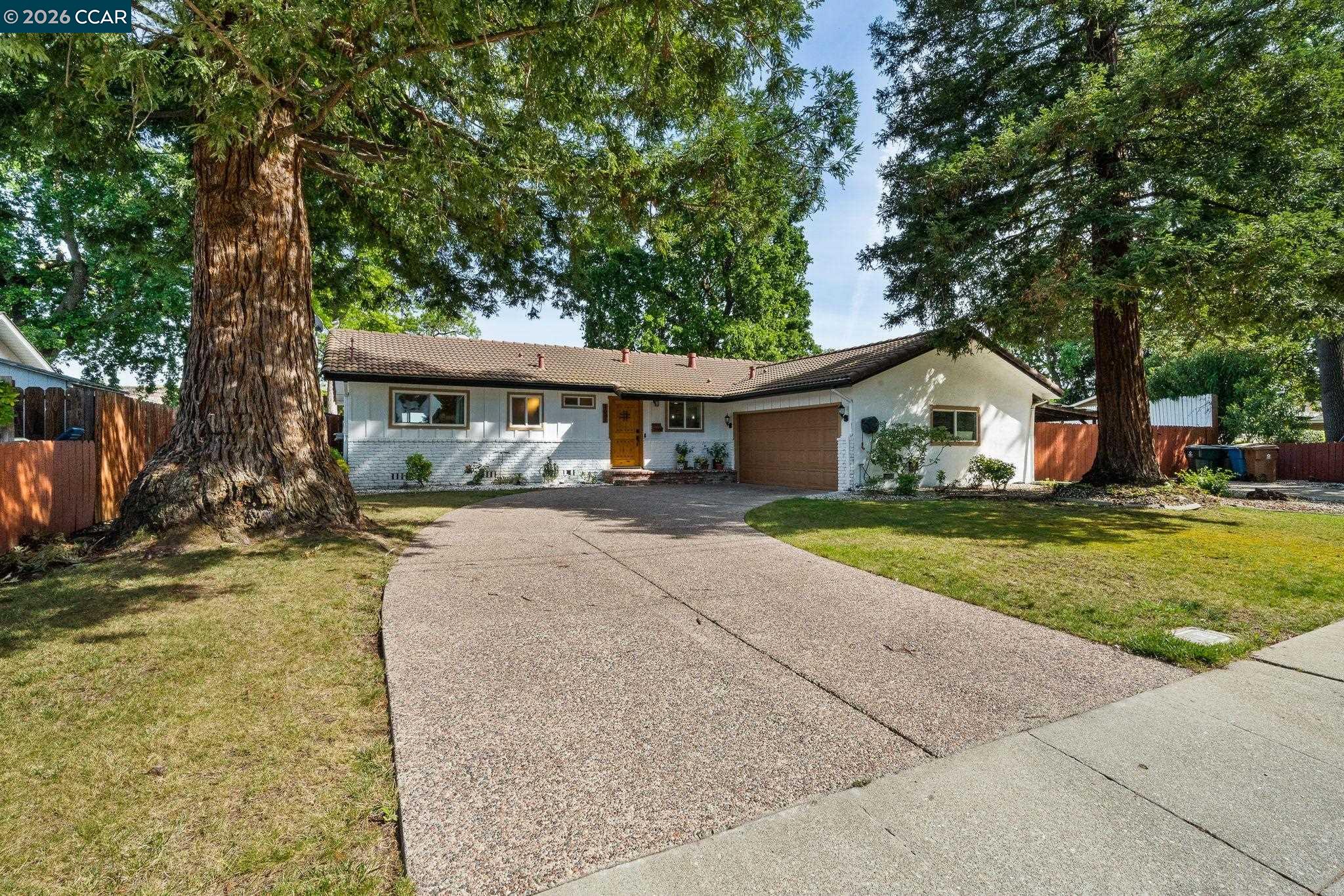 Detail Gallery Image 2 of 42 For 1661 Marta Dr, Pleasant Hill,  CA 94523 - 3 Beds | 2 Baths