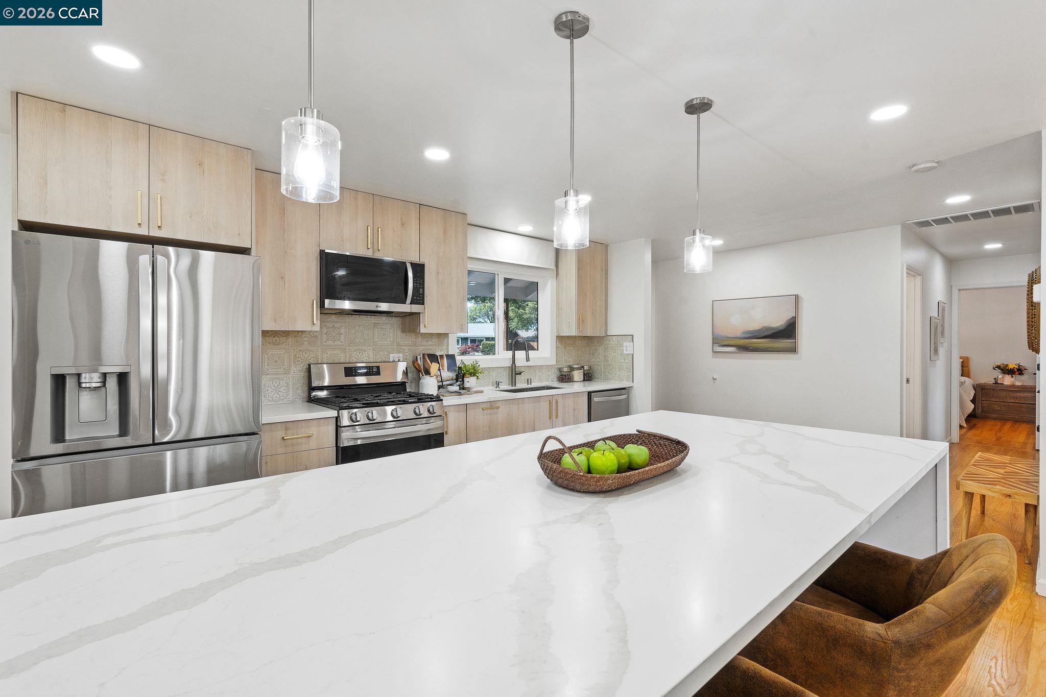 Detail Gallery Image 11 of 42 For 1661 Marta Dr, Pleasant Hill,  CA 94523 - 3 Beds | 2 Baths