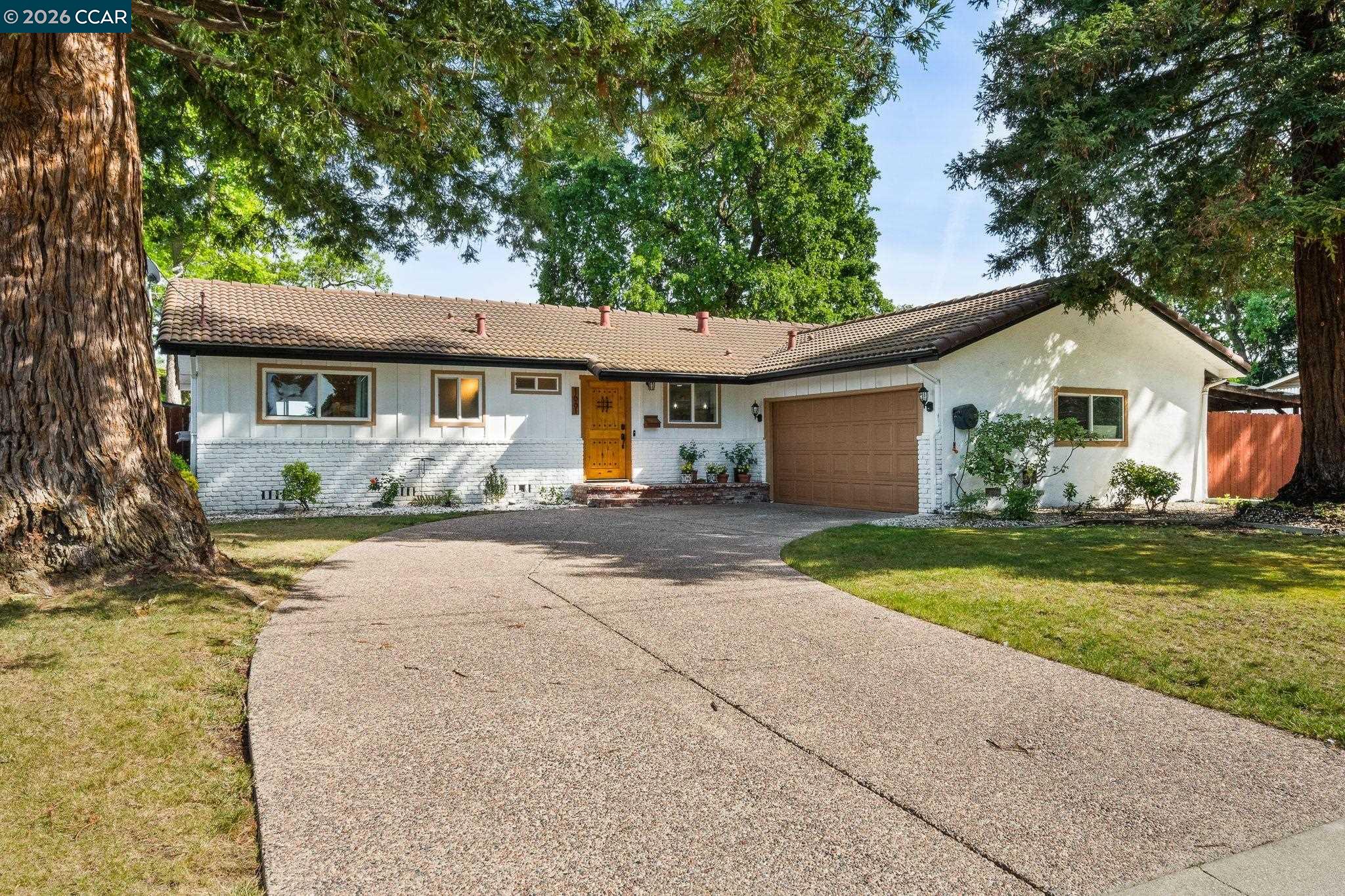 Detail Gallery Image 3 of 42 For 1661 Marta Dr, Pleasant Hill,  CA 94523 - 3 Beds | 2 Baths