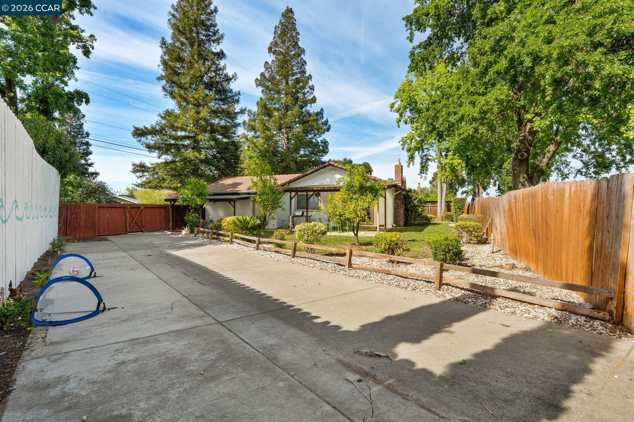 Detail Gallery Image 33 of 42 For 1661 Marta Dr, Pleasant Hill,  CA 94523 - 3 Beds | 2 Baths