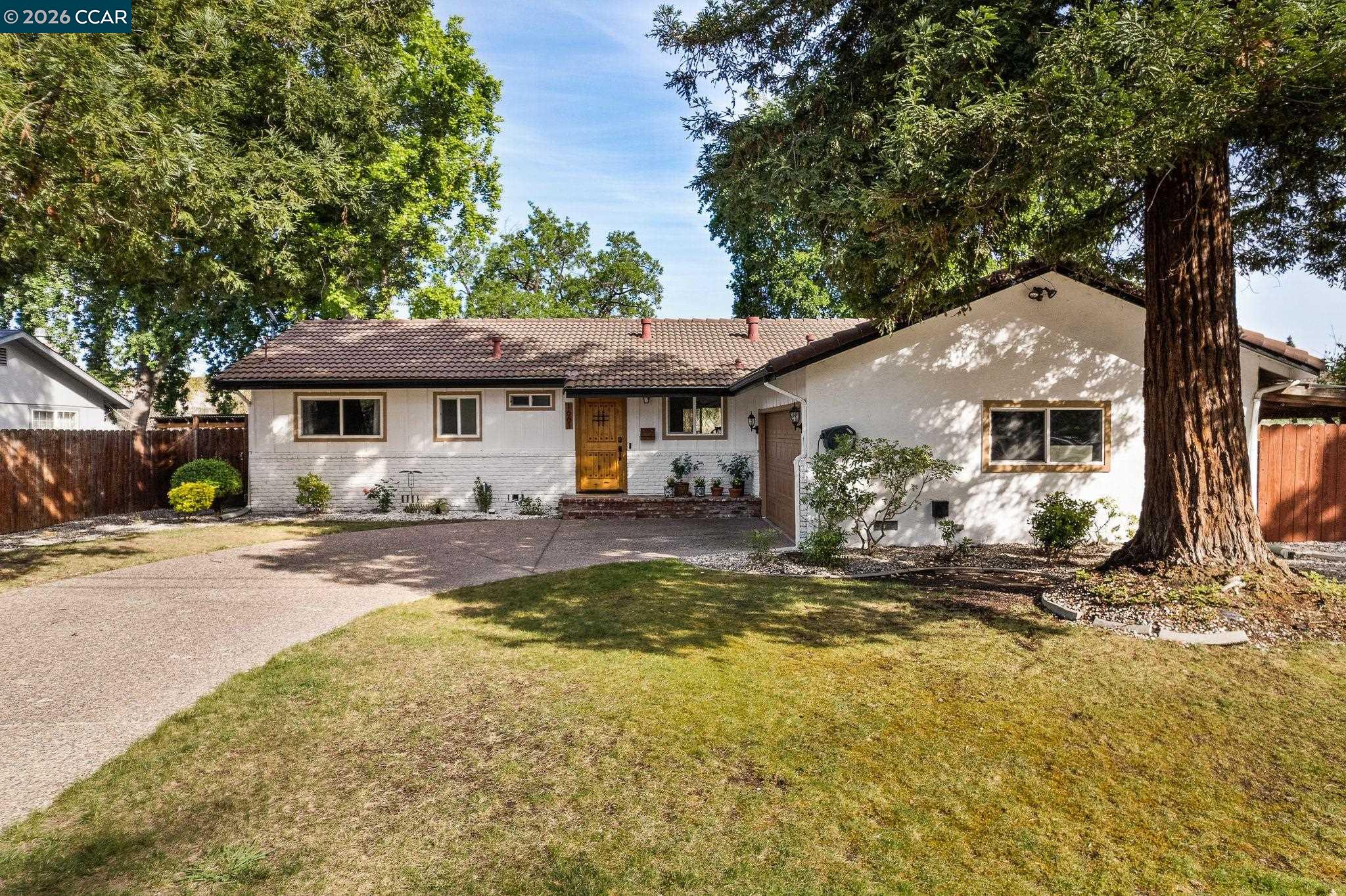 Detail Gallery Image 37 of 42 For 1661 Marta Dr, Pleasant Hill,  CA 94523 - 3 Beds | 2 Baths