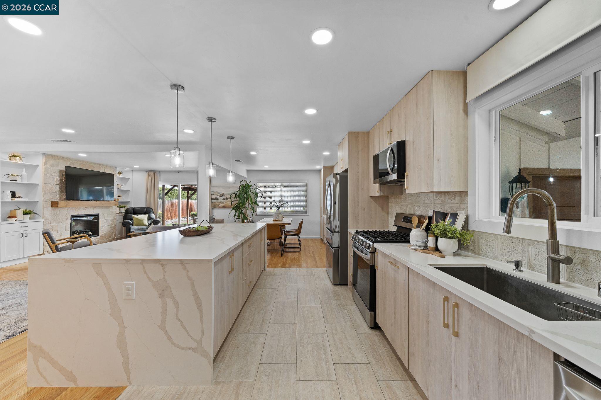 Detail Gallery Image 8 of 42 For 1661 Marta Dr, Pleasant Hill,  CA 94523 - 3 Beds | 2 Baths