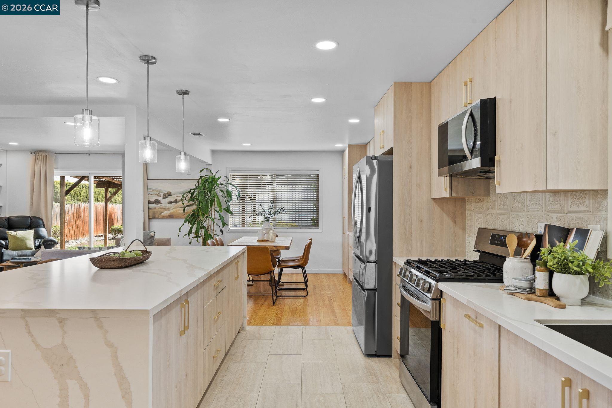 Detail Gallery Image 9 of 42 For 1661 Marta Dr, Pleasant Hill,  CA 94523 - 3 Beds | 2 Baths