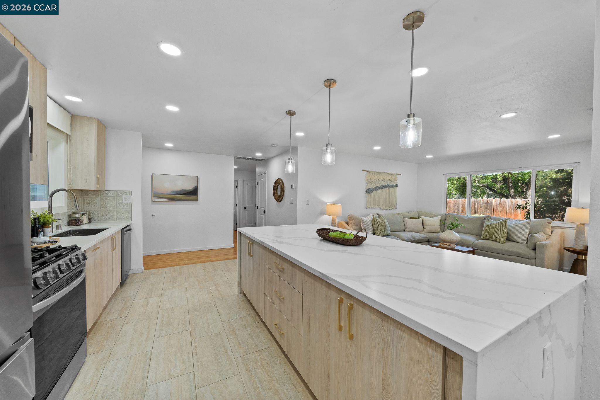 Detail Gallery Image 10 of 42 For 1661 Marta Dr, Pleasant Hill,  CA 94523 - 3 Beds | 2 Baths