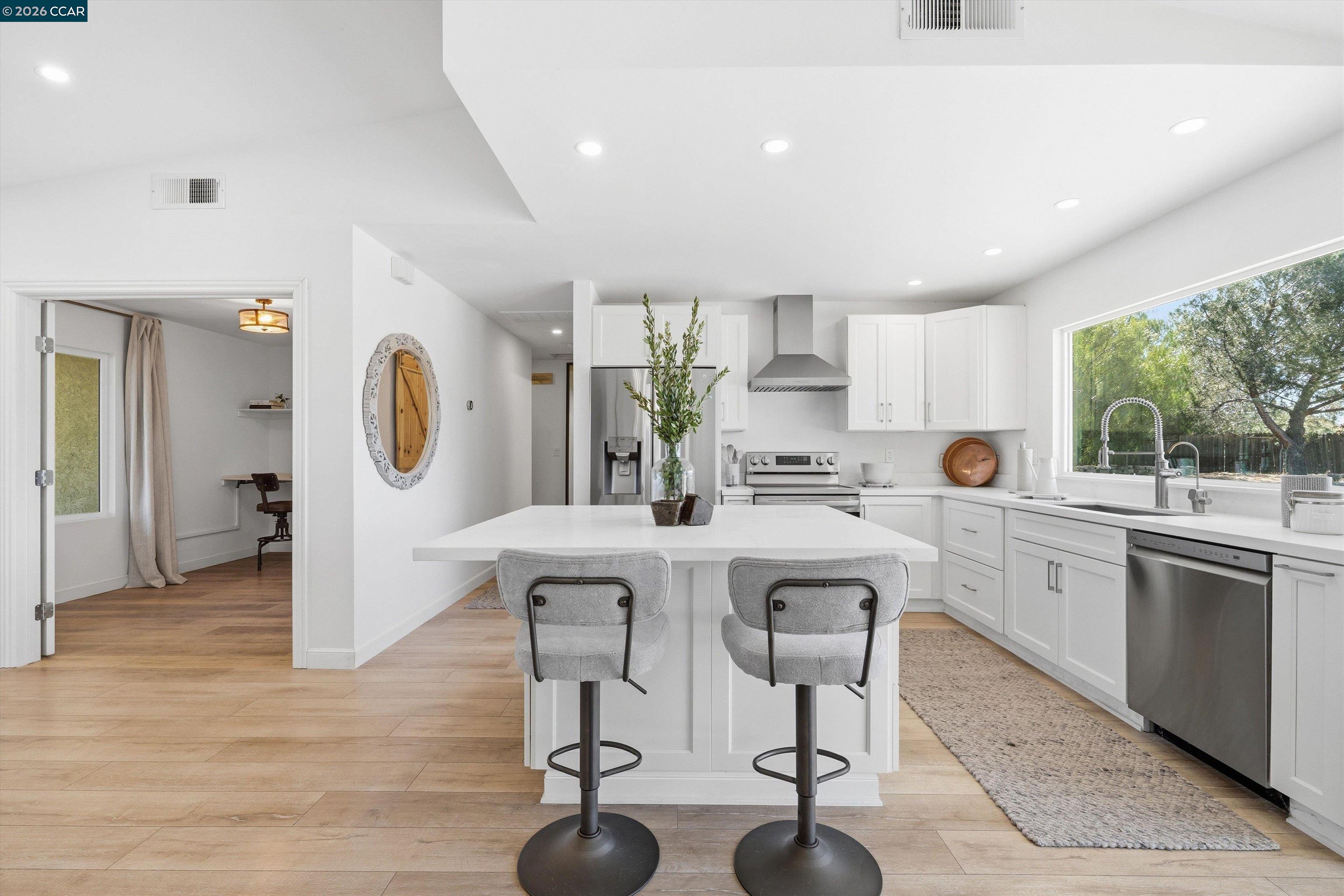 Detail Gallery Image 16 of 54 For 4101 S Royal Links Cir, Antioch,  CA 94509 - 3 Beds | 2 Baths