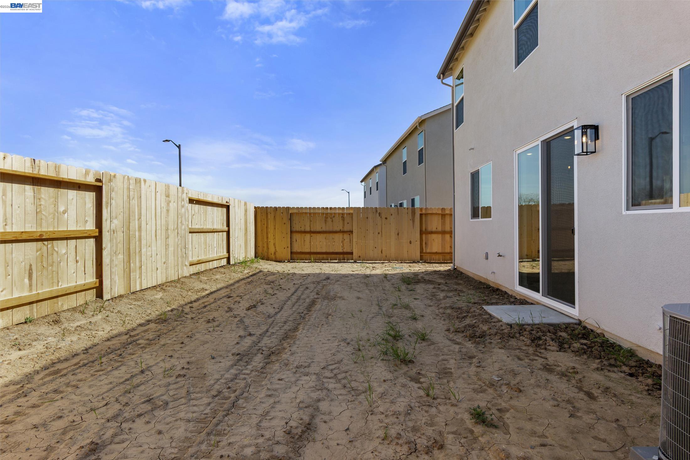 Detail Gallery Image 19 of 21 For 863 Pecan Tree Ln, Galt,  CA 95632 - 3 Beds | 2/1 Baths