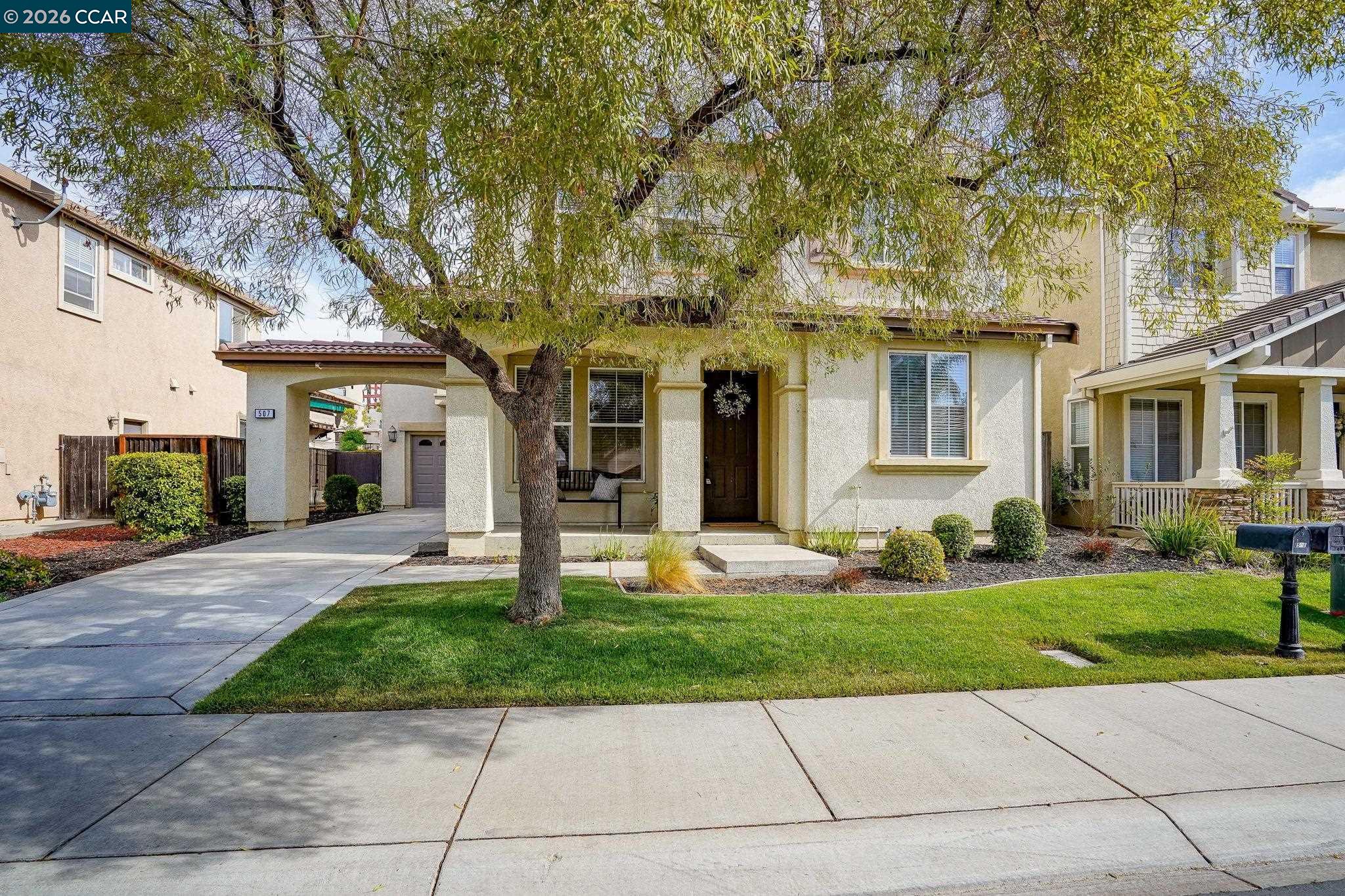 Front Image Thumbnail for CC41128914