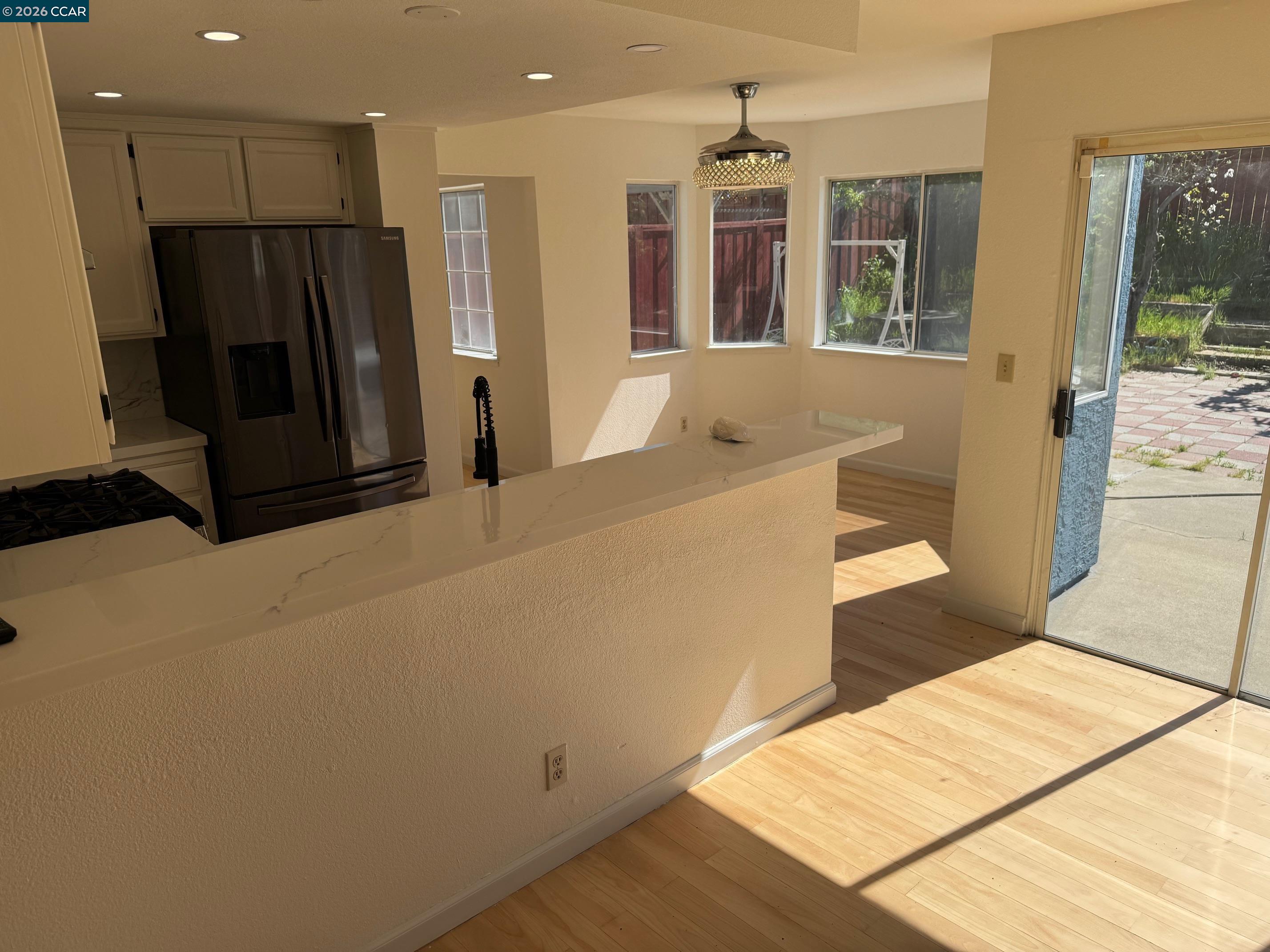 Detail Gallery Image 11 of 18 For 2268 Oak Hills Dr, Pittsburg,  CA 94565 - 4 Beds | 2/1 Baths