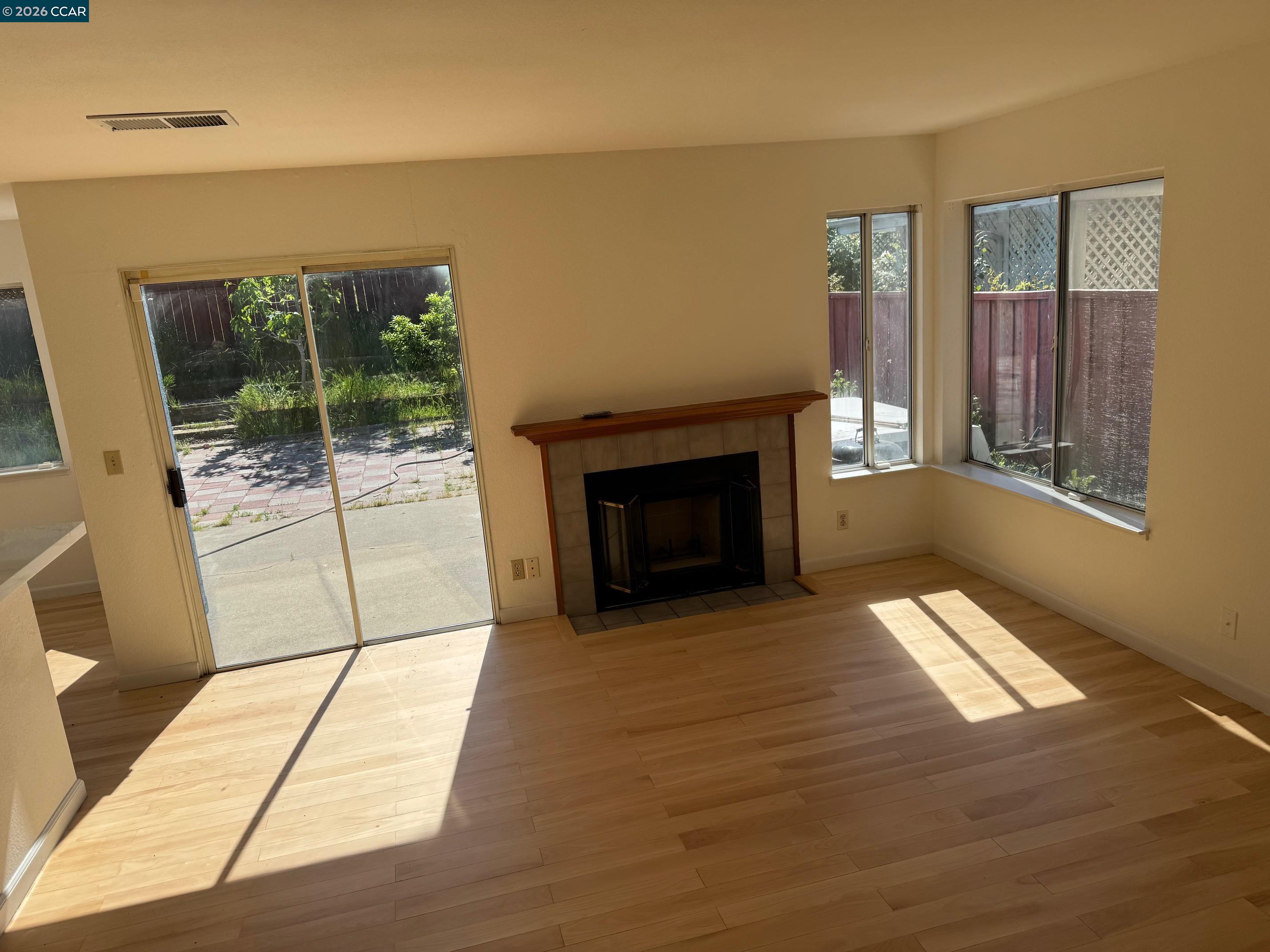 Detail Gallery Image 15 of 18 For 2268 Oak Hills Dr, Pittsburg,  CA 94565 - 4 Beds | 2/1 Baths