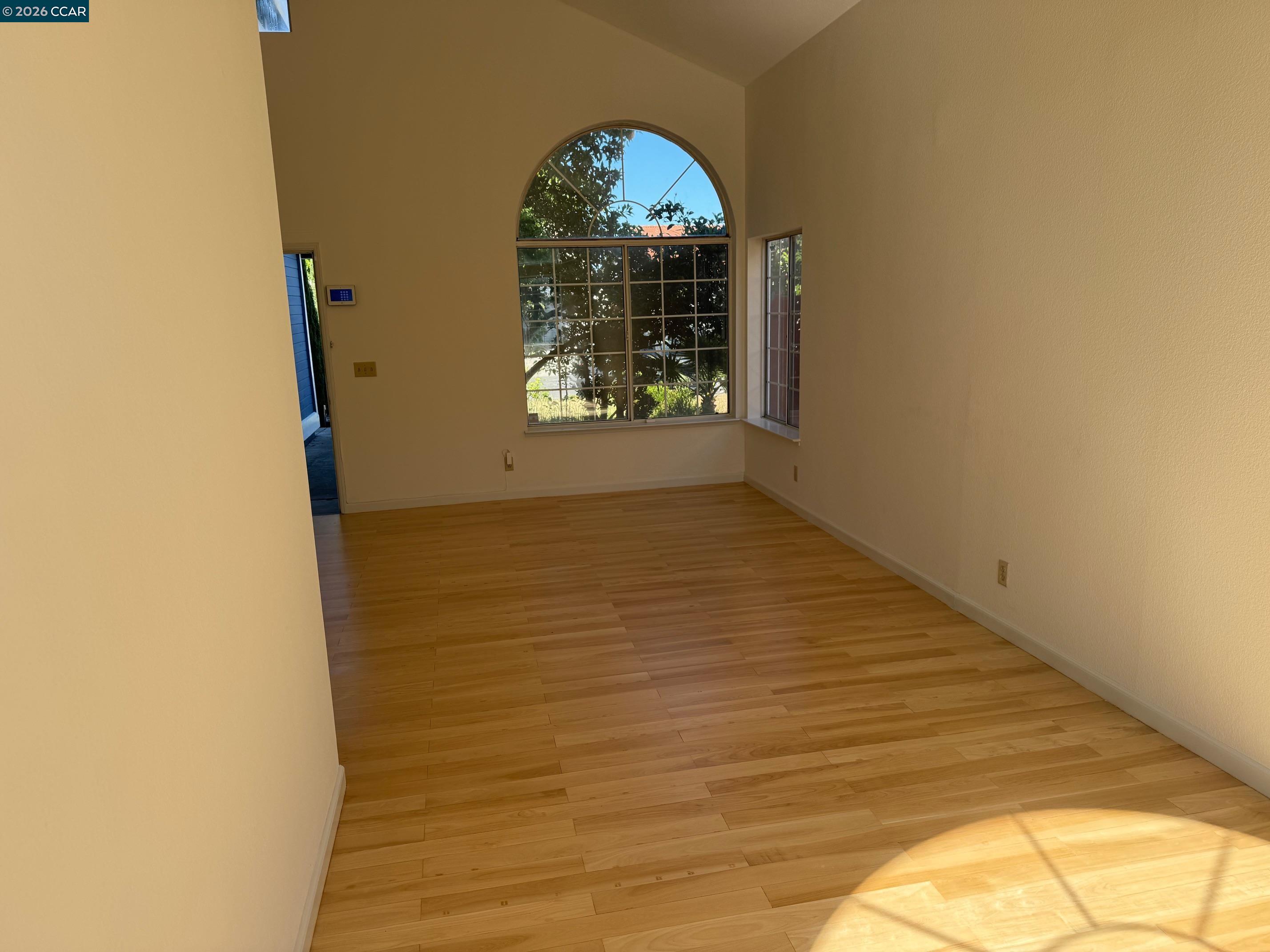 Detail Gallery Image 8 of 18 For 2268 Oak Hills Dr, Pittsburg,  CA 94565 - 4 Beds | 2/1 Baths