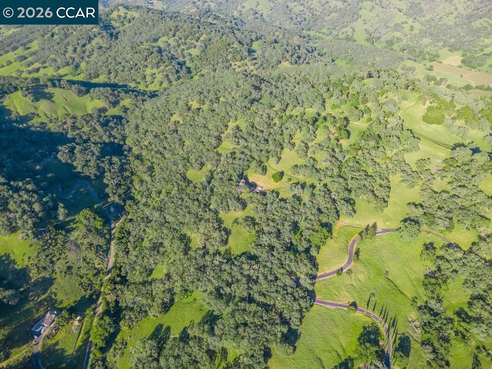 Detail Gallery Image 8 of 54 For 98 Oak Springs Dr, Napa,  CA 94558 - 4 Beds | 3 Baths