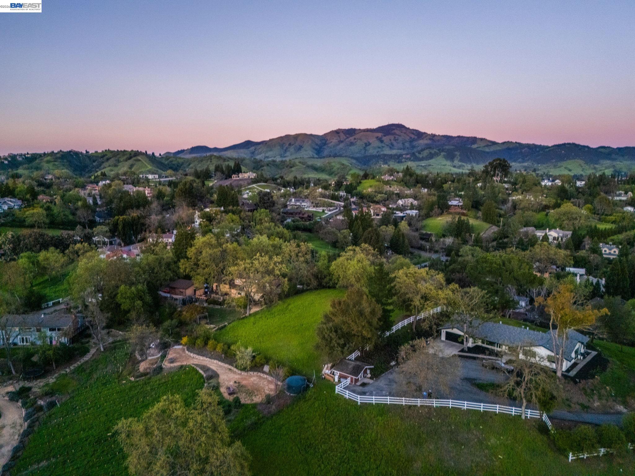 Detail Gallery Image 5 of 15 For 3 Ohlson Ln, Danville,  CA 94526 - – Beds | – Baths