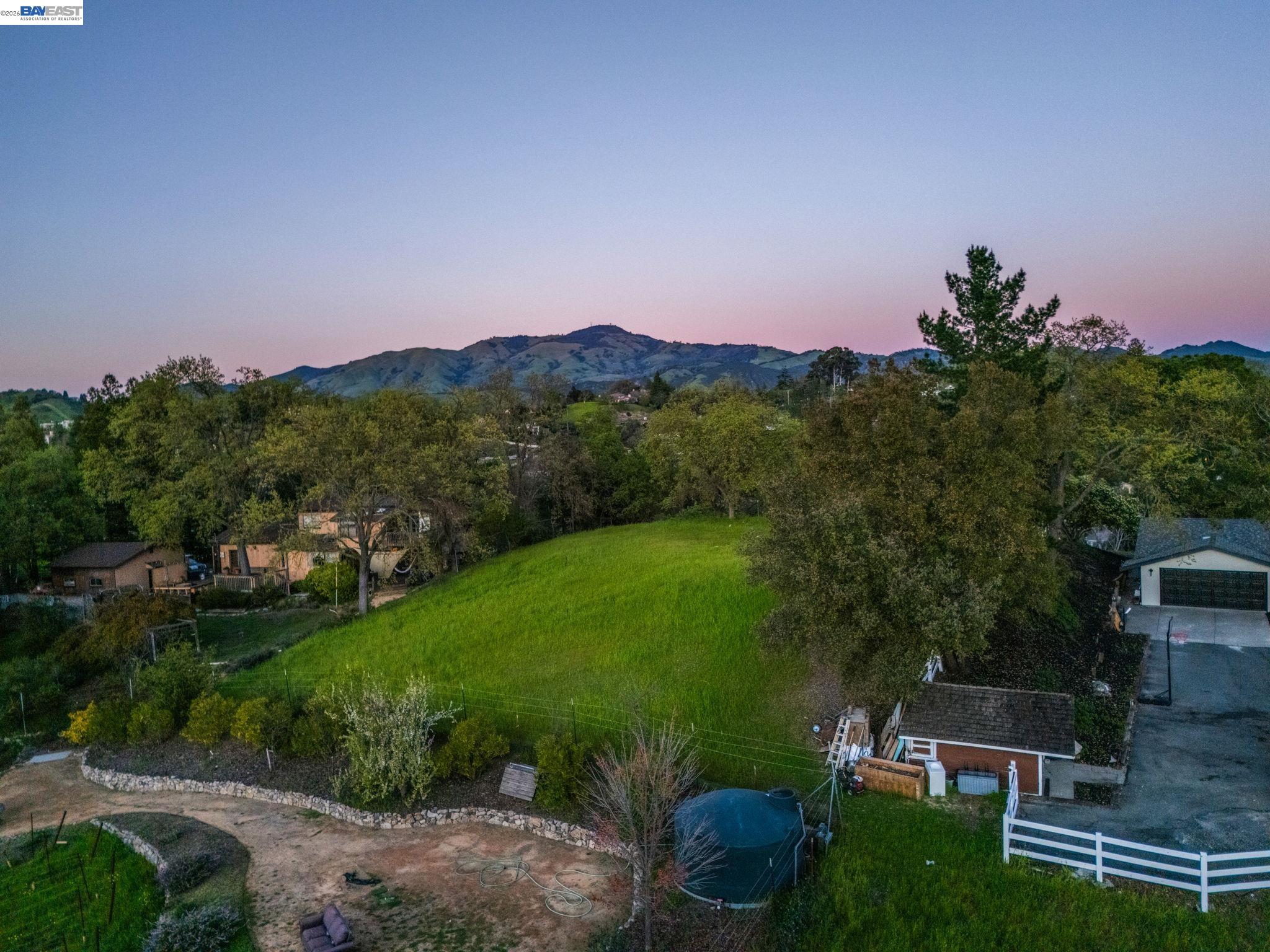 Detail Gallery Image 6 of 15 For 3 Ohlson Ln, Danville,  CA 94526 - – Beds | – Baths