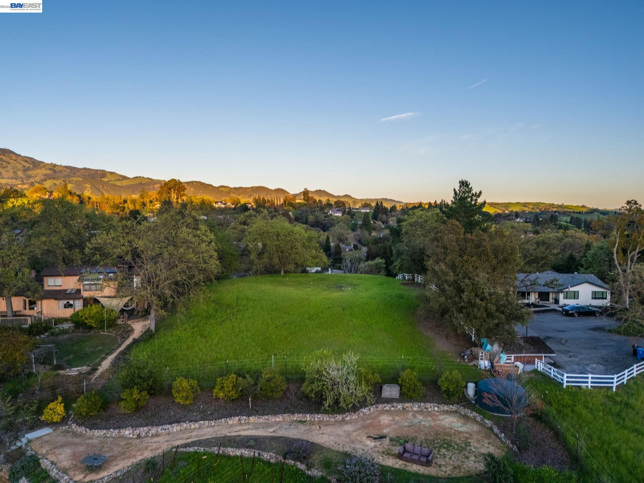 Detail Gallery Image 7 of 15 For 3 Ohlson Ln, Danville,  CA 94526 - – Beds | – Baths