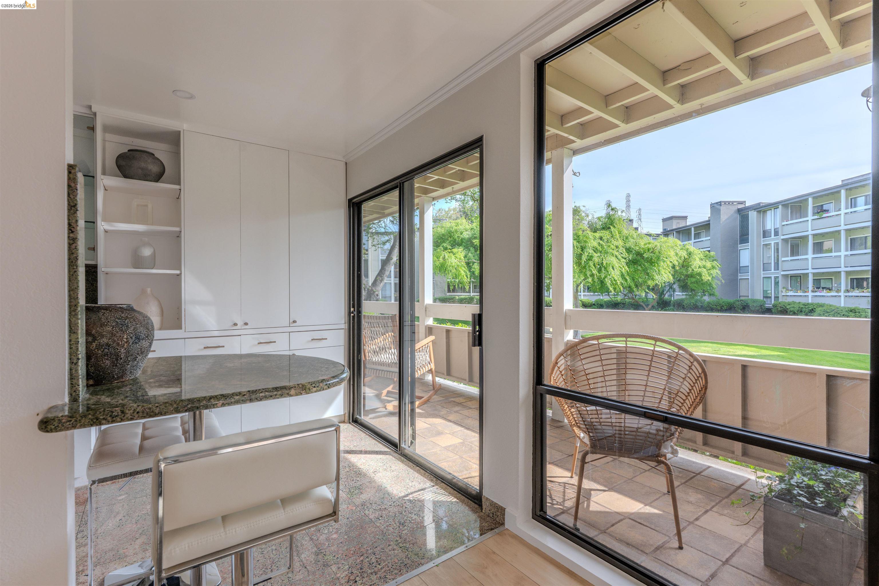 Detail Gallery Image 11 of 41 For 1171 Compass Ln #113,  Foster City,  CA 94404 - 3 Beds | 2 Baths