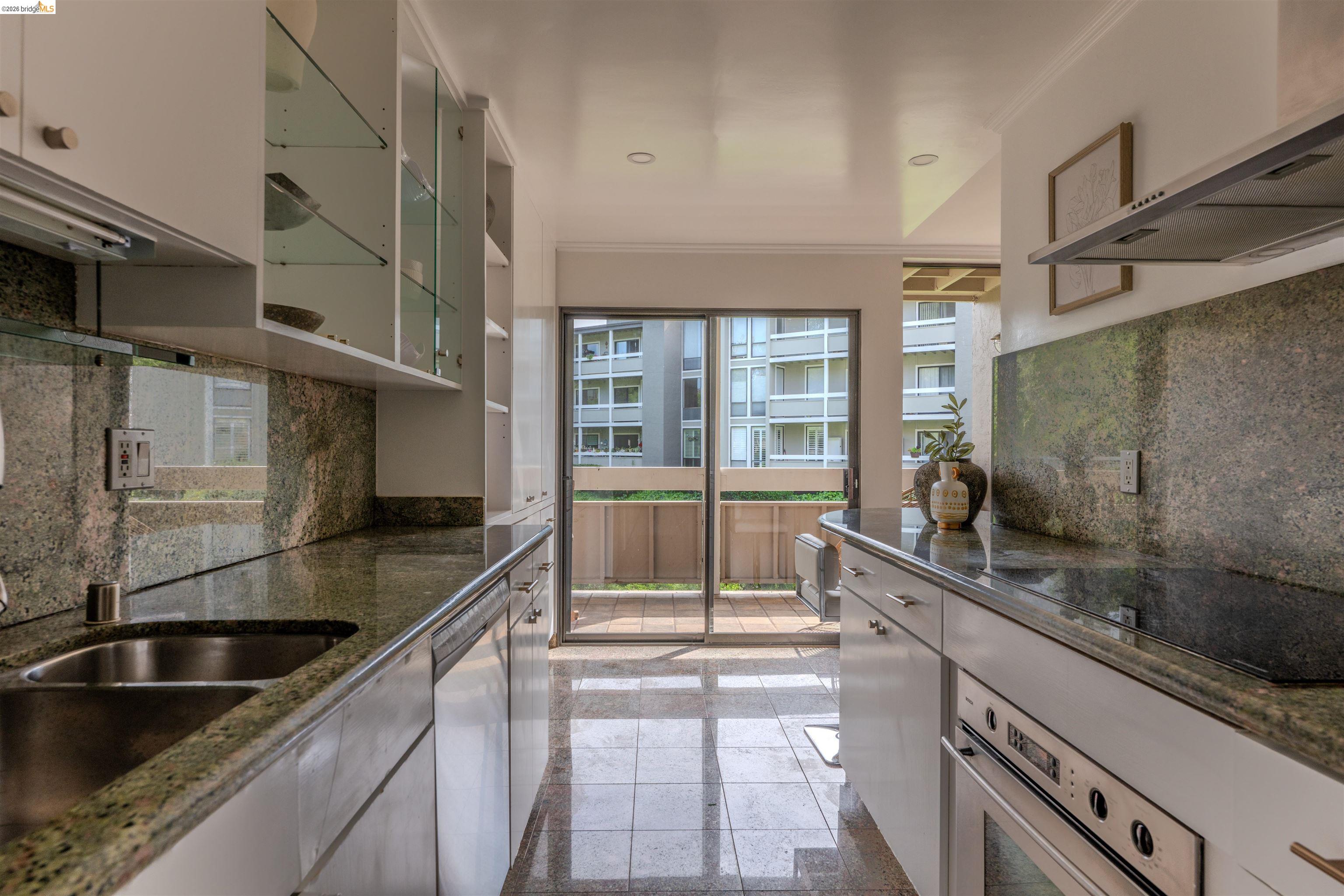 Detail Gallery Image 13 of 41 For 1171 Compass Ln #113,  Foster City,  CA 94404 - 3 Beds | 2 Baths