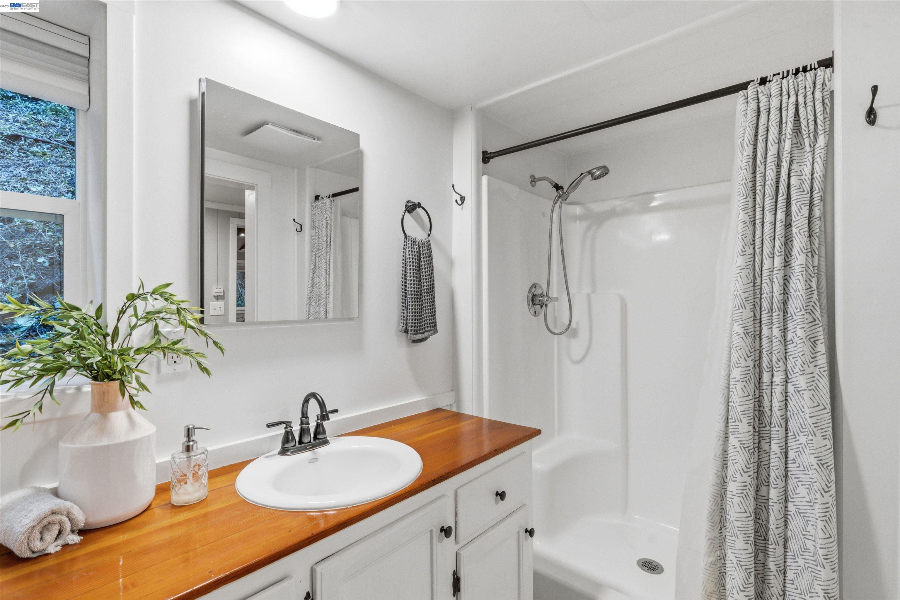 Detail Gallery Image 15 of 37 For 160 Woodland Dr, Ben Lomond,  CA 95005 - 2 Beds | 1 Baths