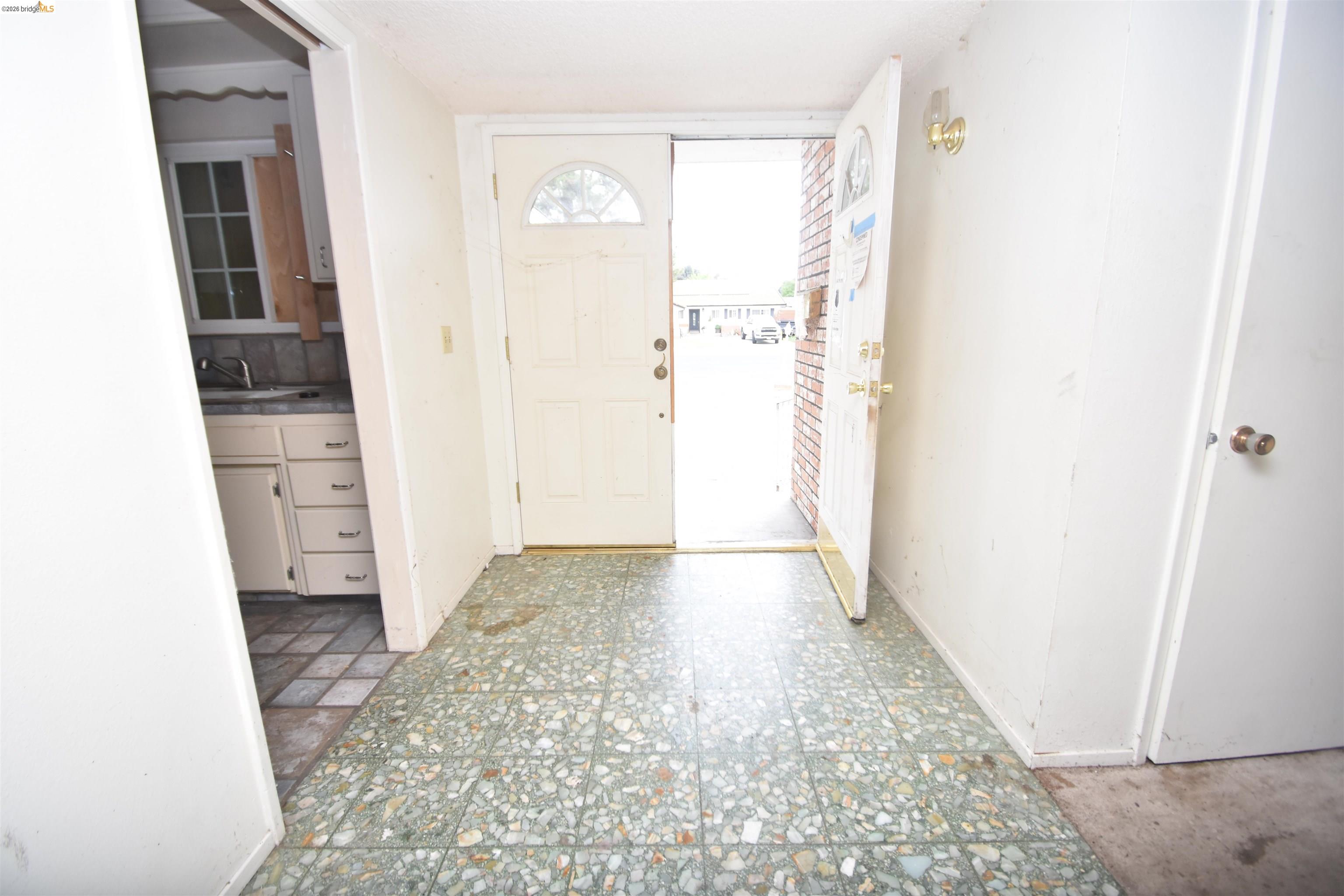 Detail Gallery Image 21 of 30 For 1013 Colonial Ct, Modesto,  CA 95350 - 3 Beds | 2 Baths