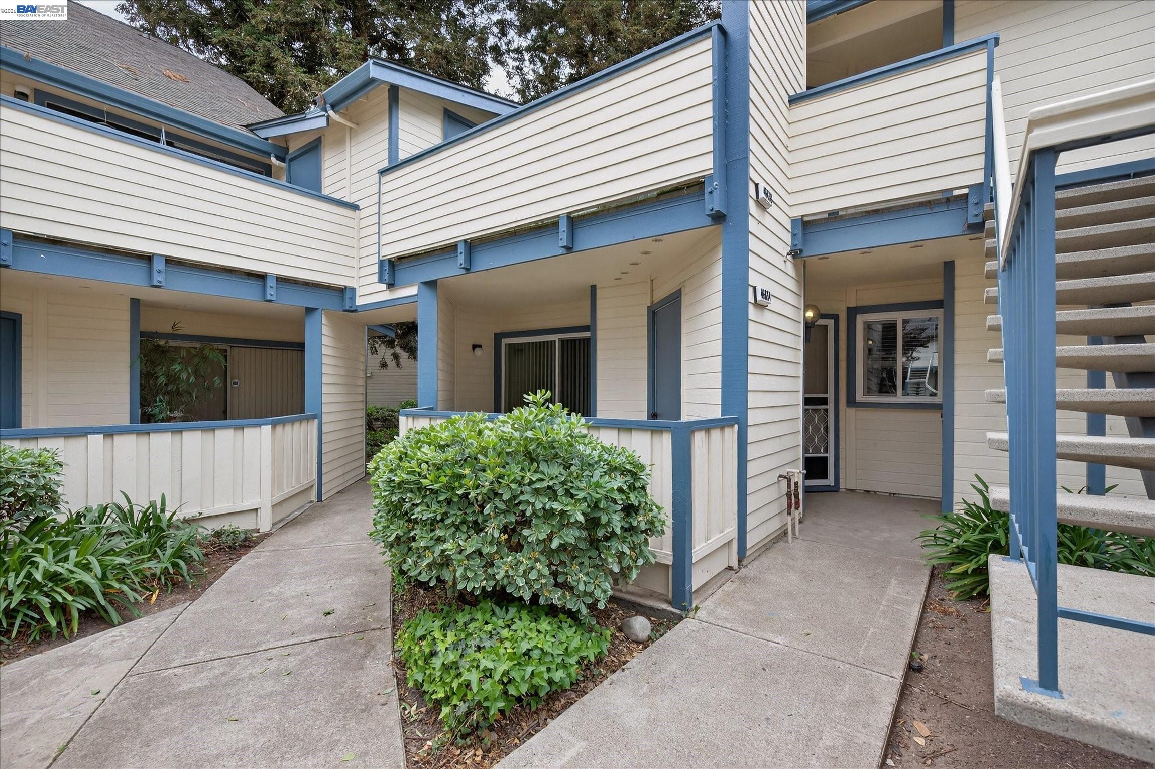 Front Image Thumbnail for BE41128927