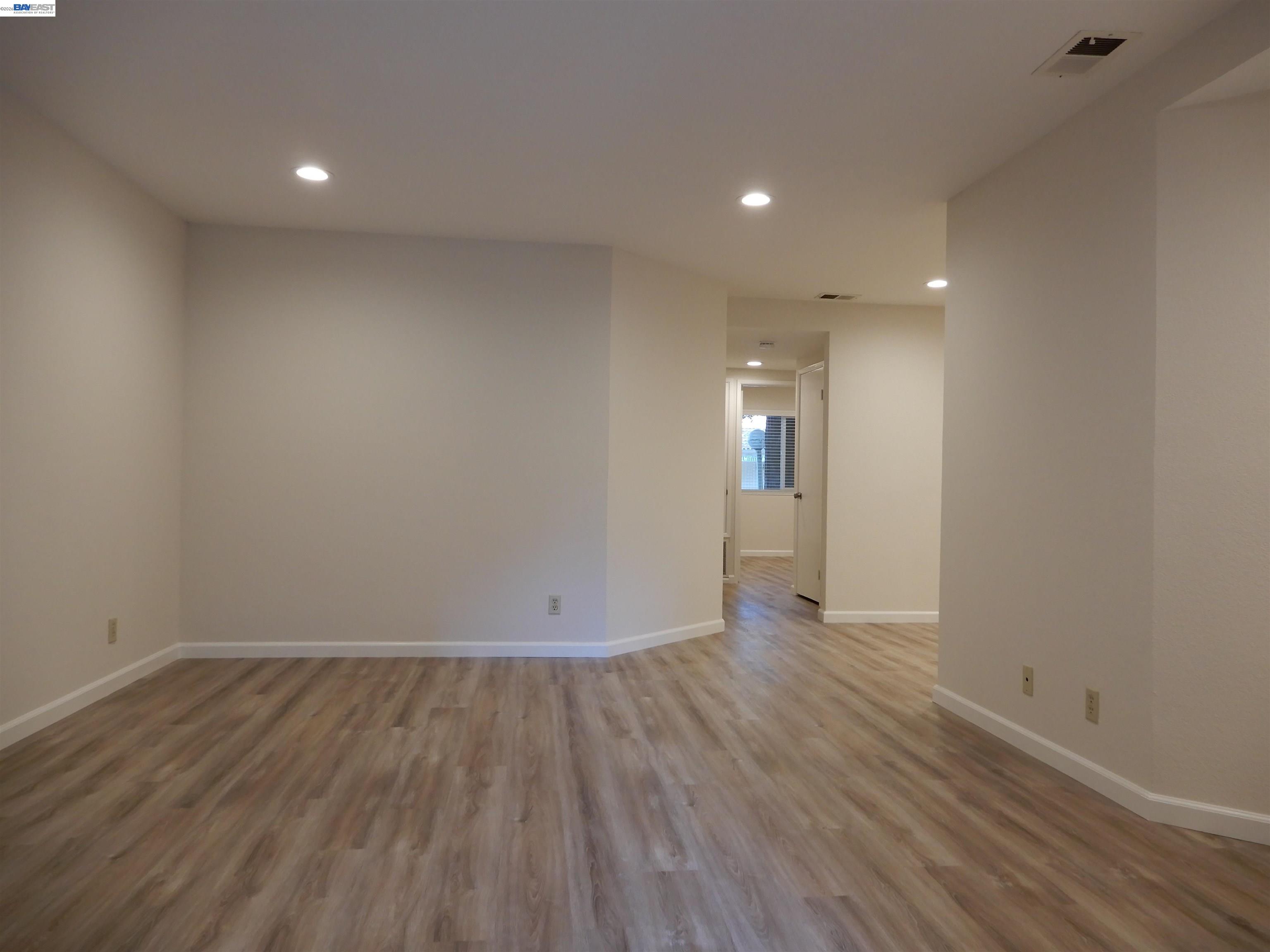 Photo #9: 41128927 Listing: Photo #9