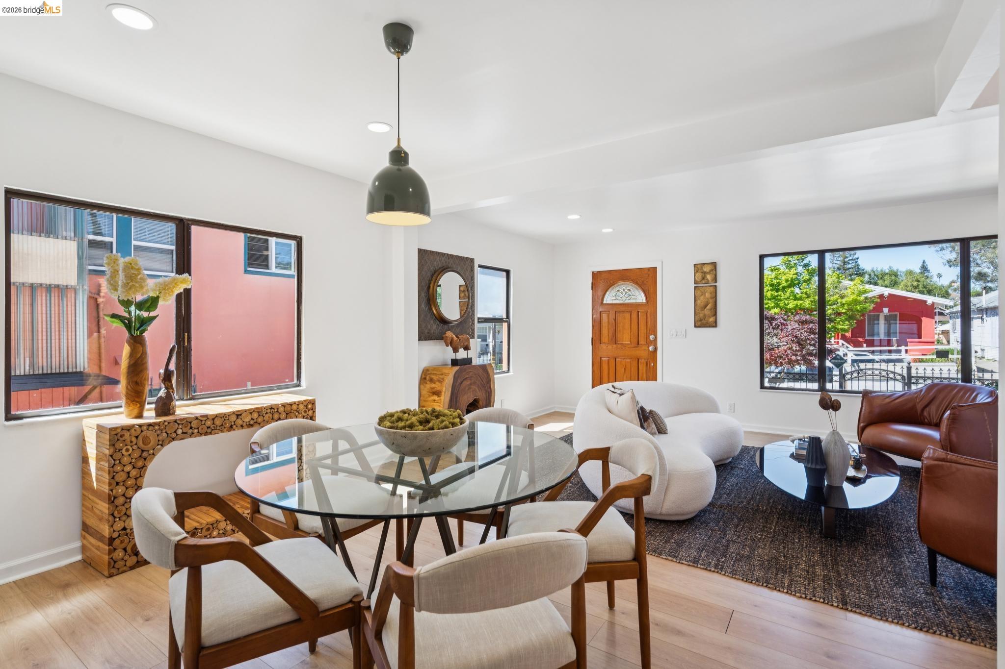 Detail Gallery Image 11 of 55 For 2328 Bartlett St, Oakland,  CA 94601 - 5 Beds | 2 Baths