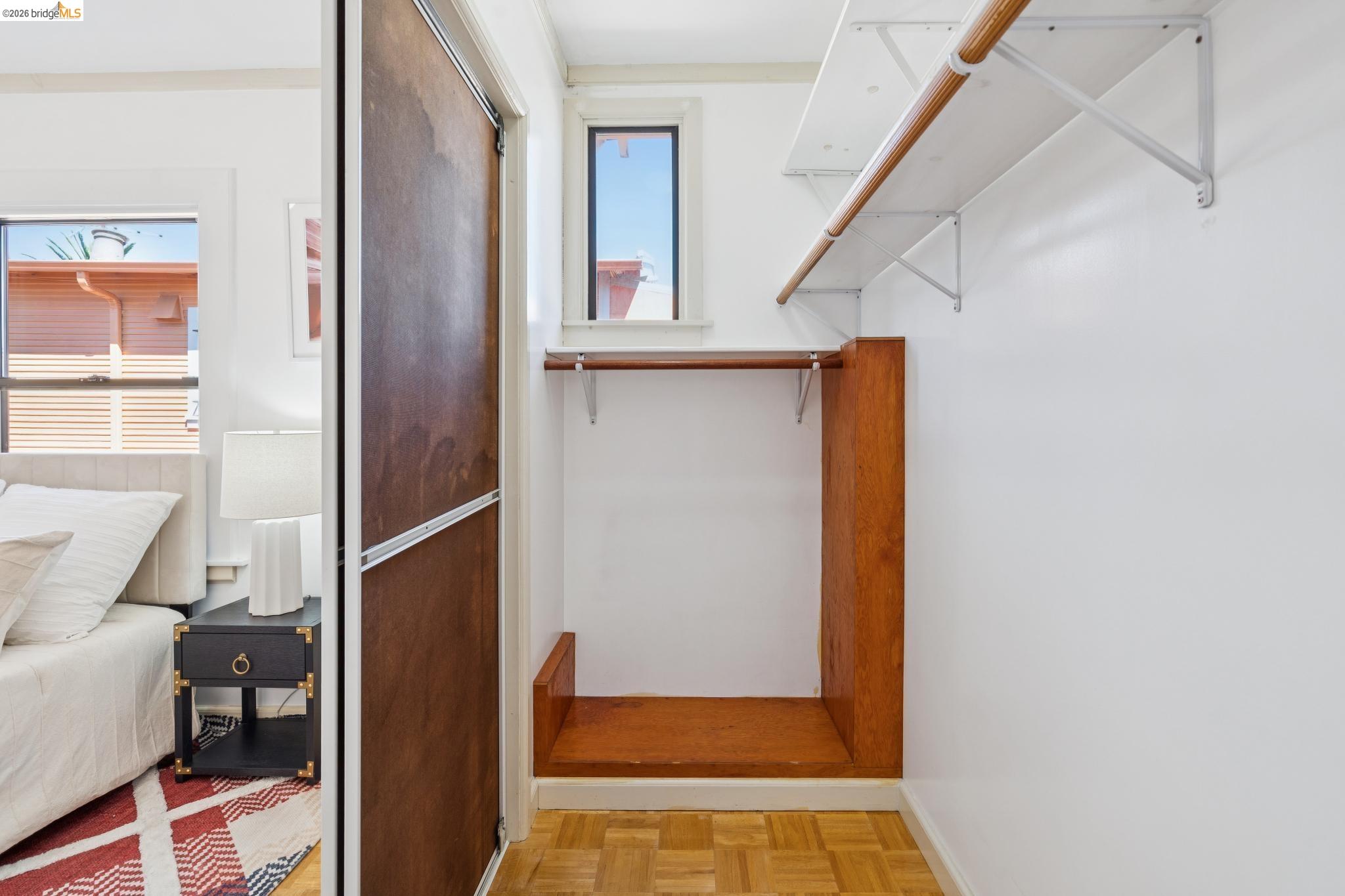 Detail Gallery Image 18 of 55 For 2328 Bartlett St, Oakland,  CA 94601 - 5 Beds | 2 Baths