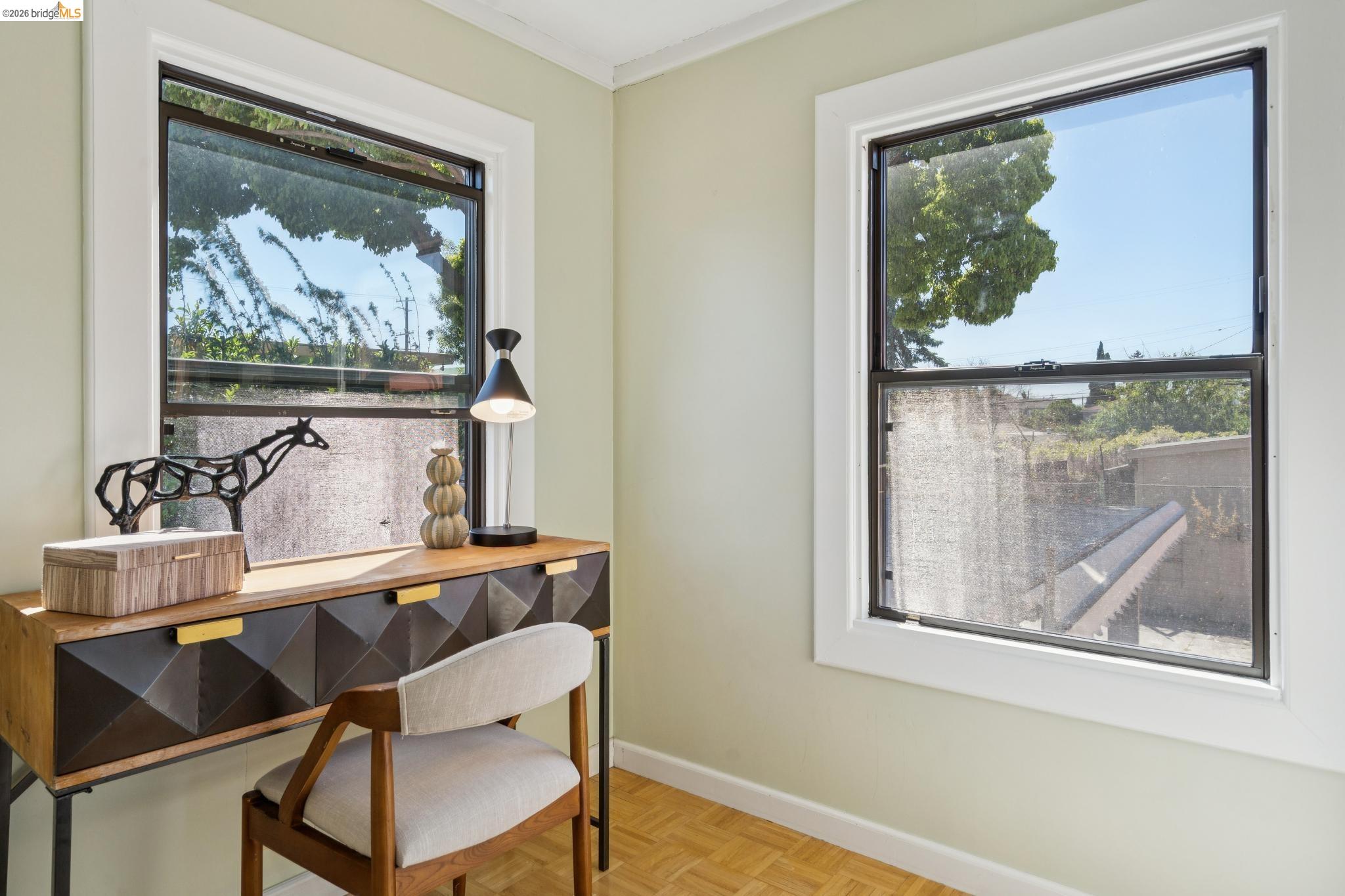 Detail Gallery Image 24 of 55 For 2328 Bartlett St, Oakland,  CA 94601 - 5 Beds | 2 Baths