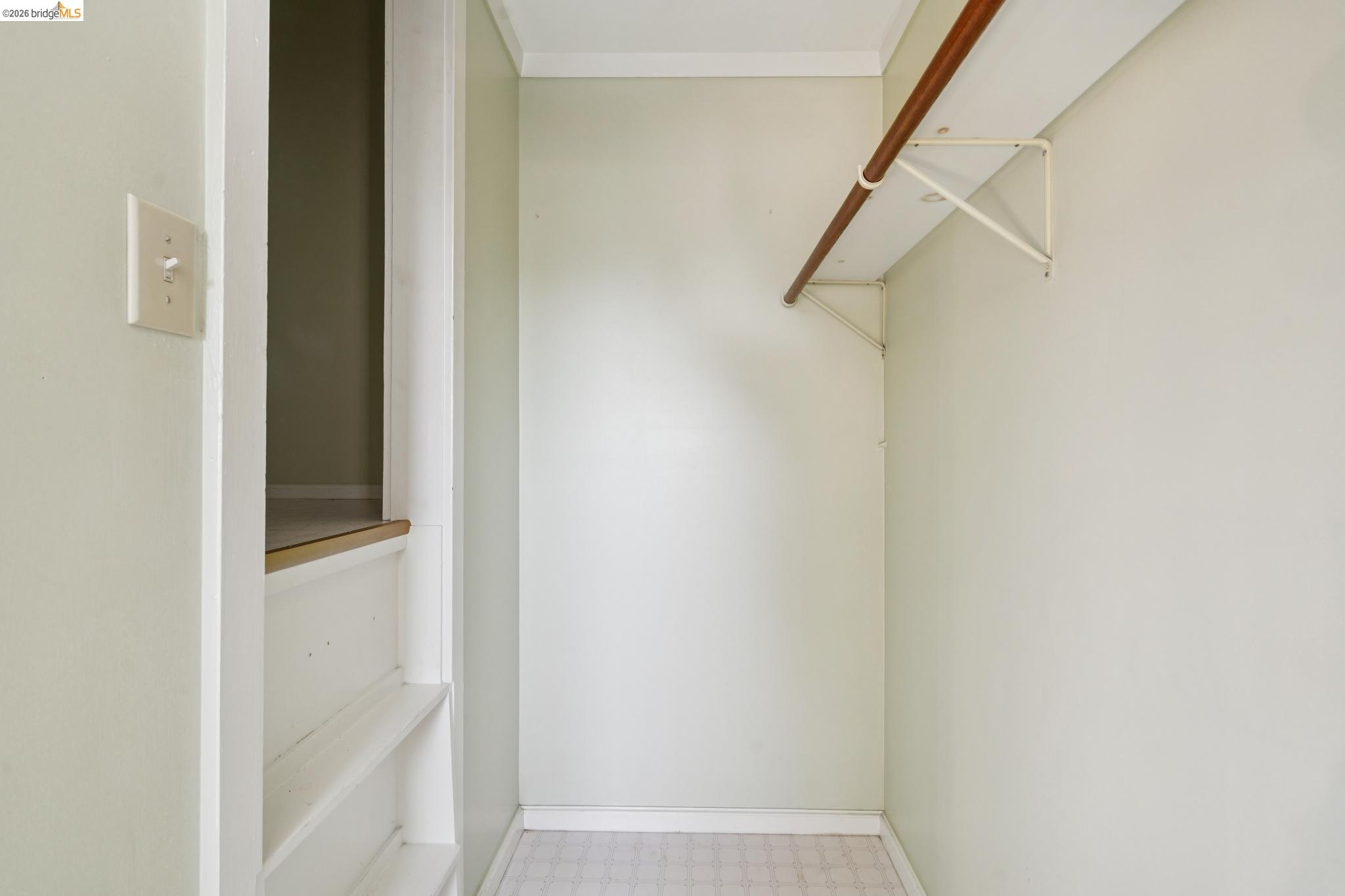 Detail Gallery Image 25 of 55 For 2328 Bartlett St, Oakland,  CA 94601 - 5 Beds | 2 Baths