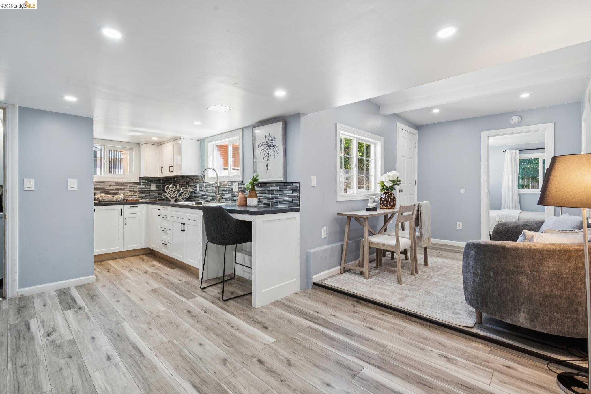 Detail Gallery Image 31 of 55 For 2328 Bartlett St, Oakland,  CA 94601 - 5 Beds | 2 Baths