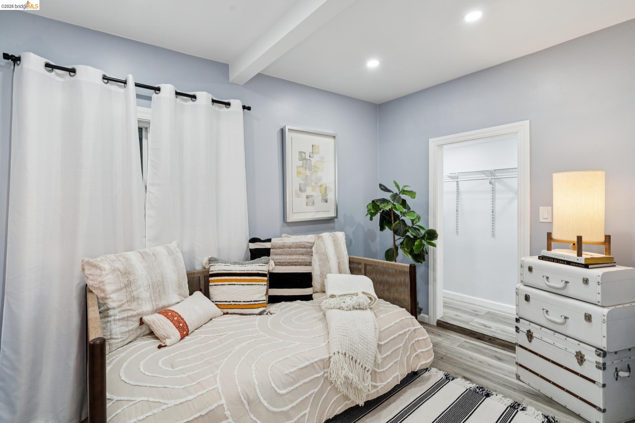 Detail Gallery Image 38 of 55 For 2328 Bartlett St, Oakland,  CA 94601 - 5 Beds | 2 Baths