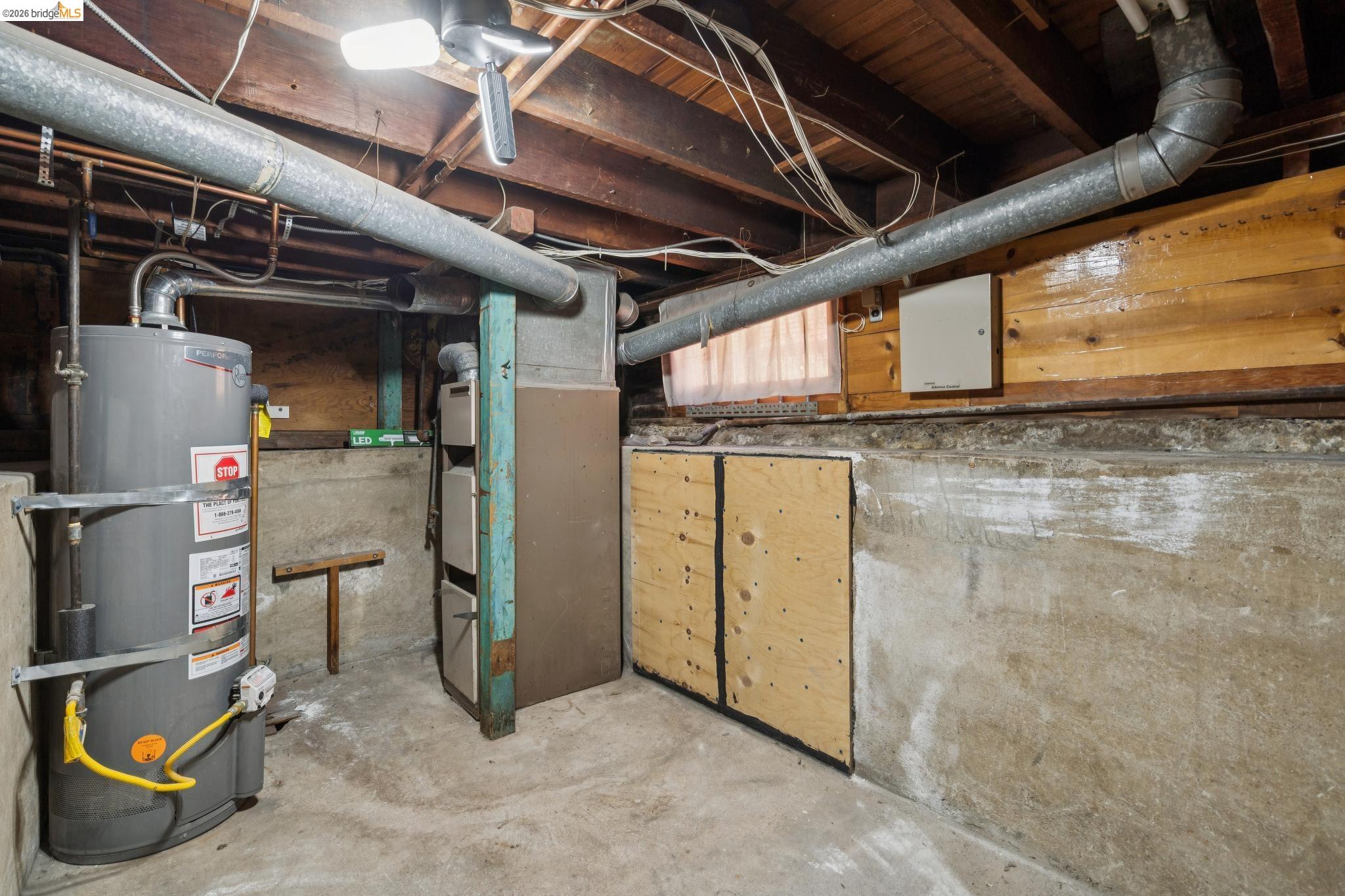 Detail Gallery Image 41 of 55 For 2328 Bartlett St, Oakland,  CA 94601 - 5 Beds | 2 Baths