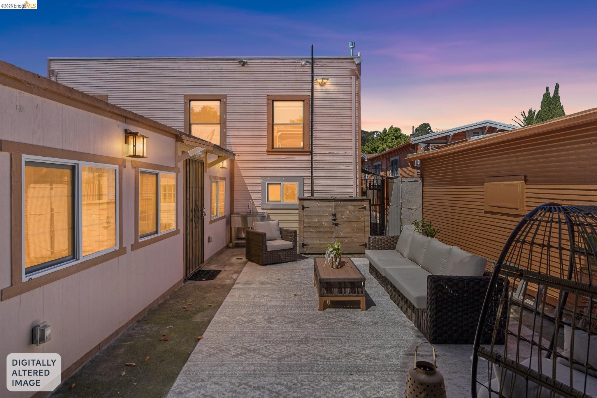 Detail Gallery Image 45 of 55 For 2328 Bartlett St, Oakland,  CA 94601 - 5 Beds | 2 Baths