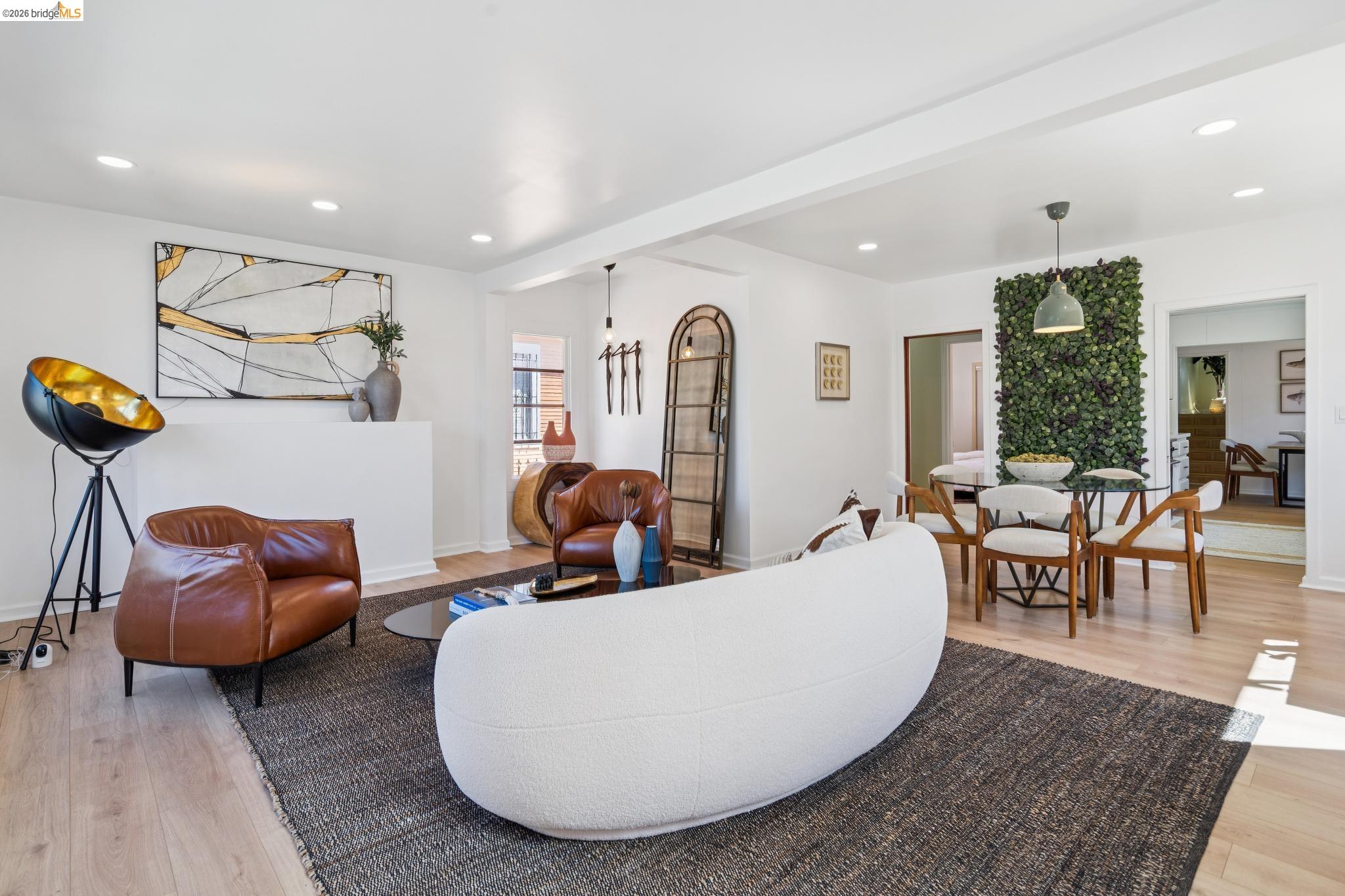 Detail Gallery Image 7 of 55 For 2328 Bartlett St, Oakland,  CA 94601 - 5 Beds | 2 Baths