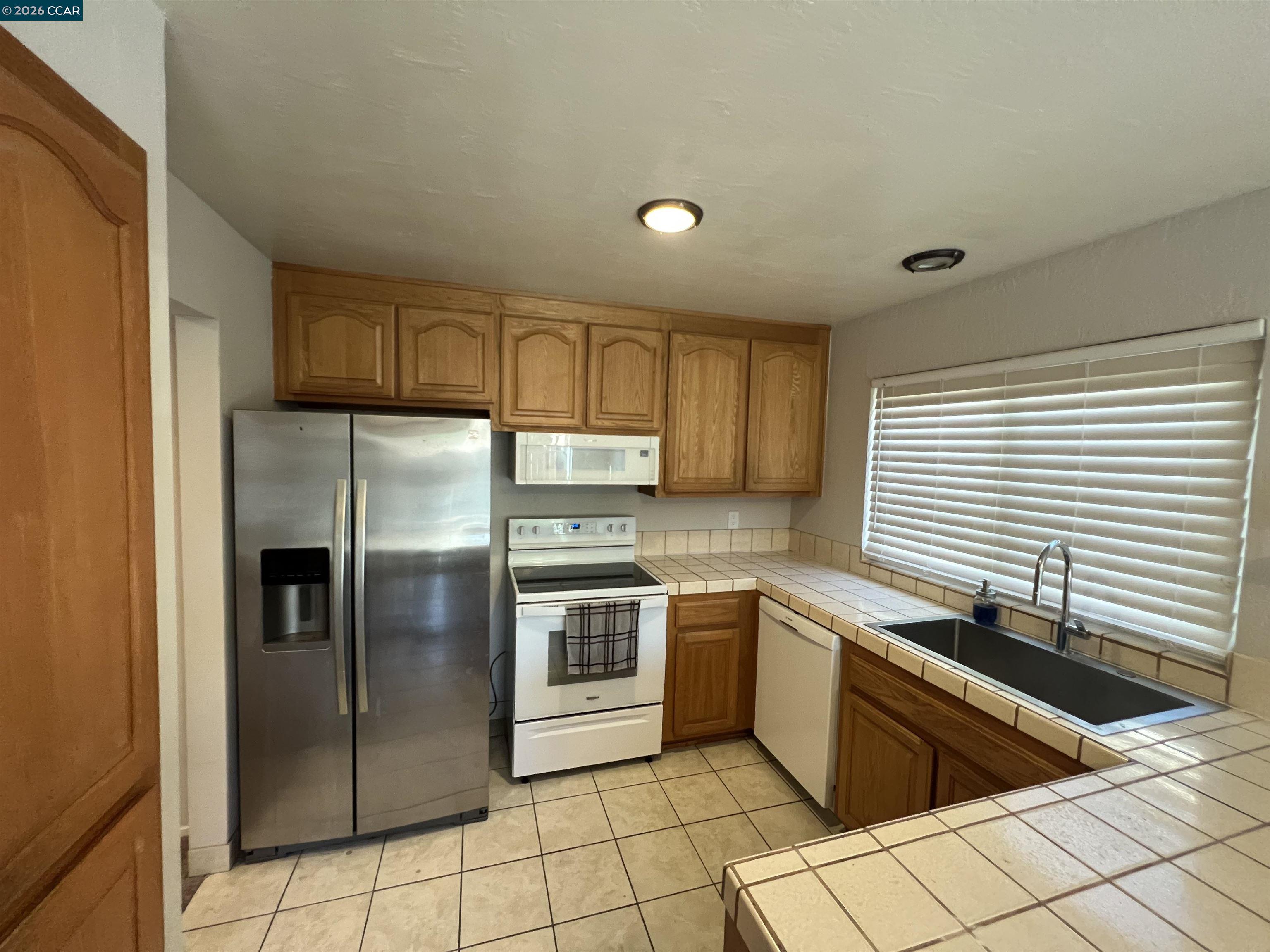 Detail Gallery Image 14 of 44 For 1091 Alamo Ct, Pittsburg,  CA 94565 - 3 Beds | 2 Baths