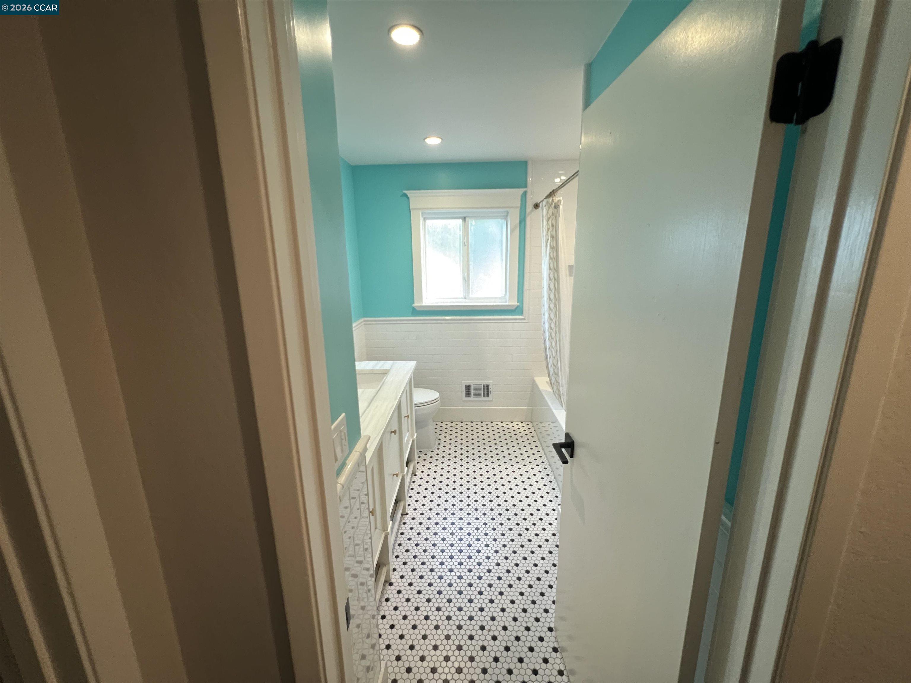 Detail Gallery Image 26 of 44 For 1091 Alamo Ct, Pittsburg,  CA 94565 - 3 Beds | 2 Baths