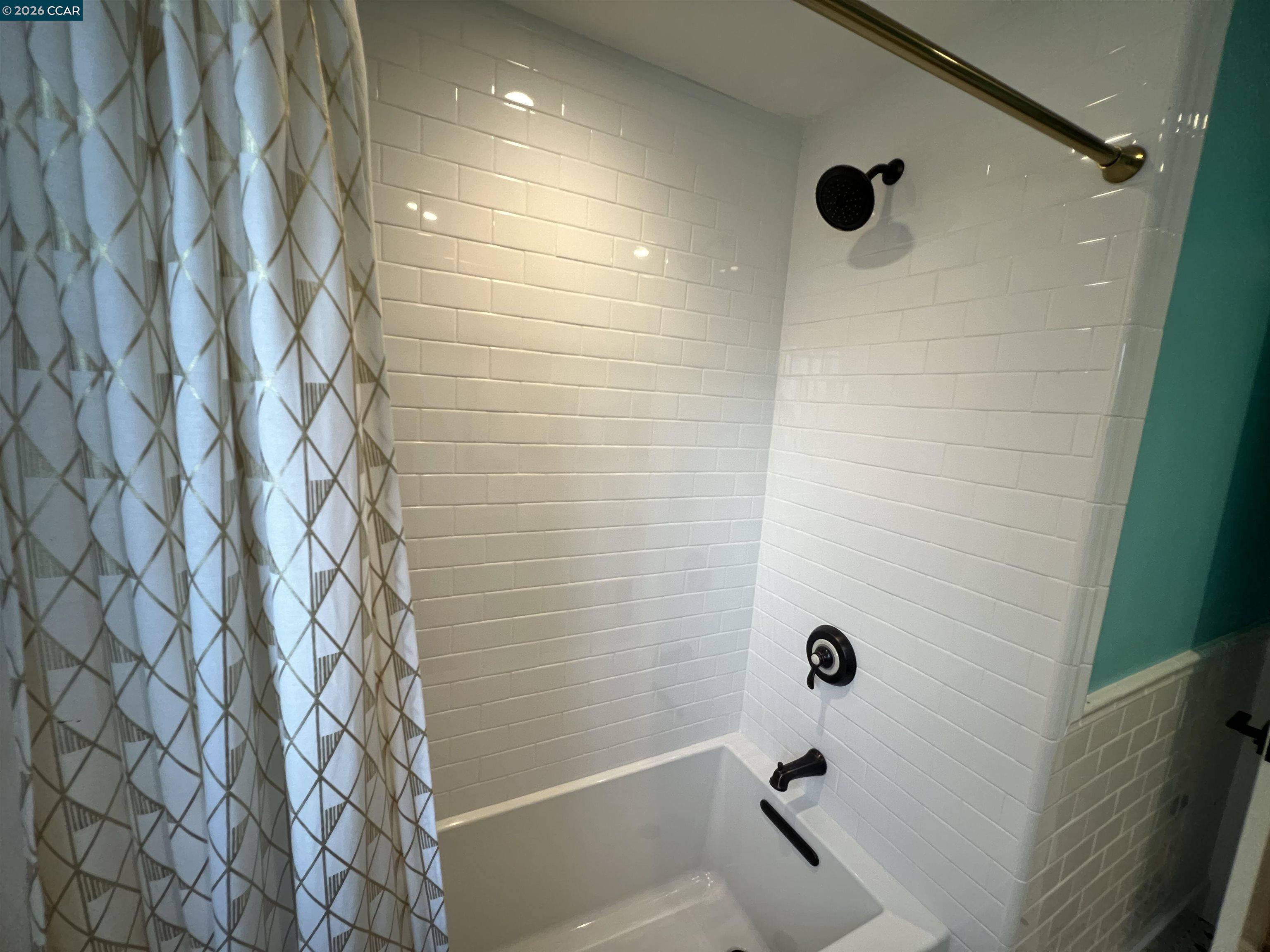 Detail Gallery Image 29 of 44 For 1091 Alamo Ct, Pittsburg,  CA 94565 - 3 Beds | 2 Baths