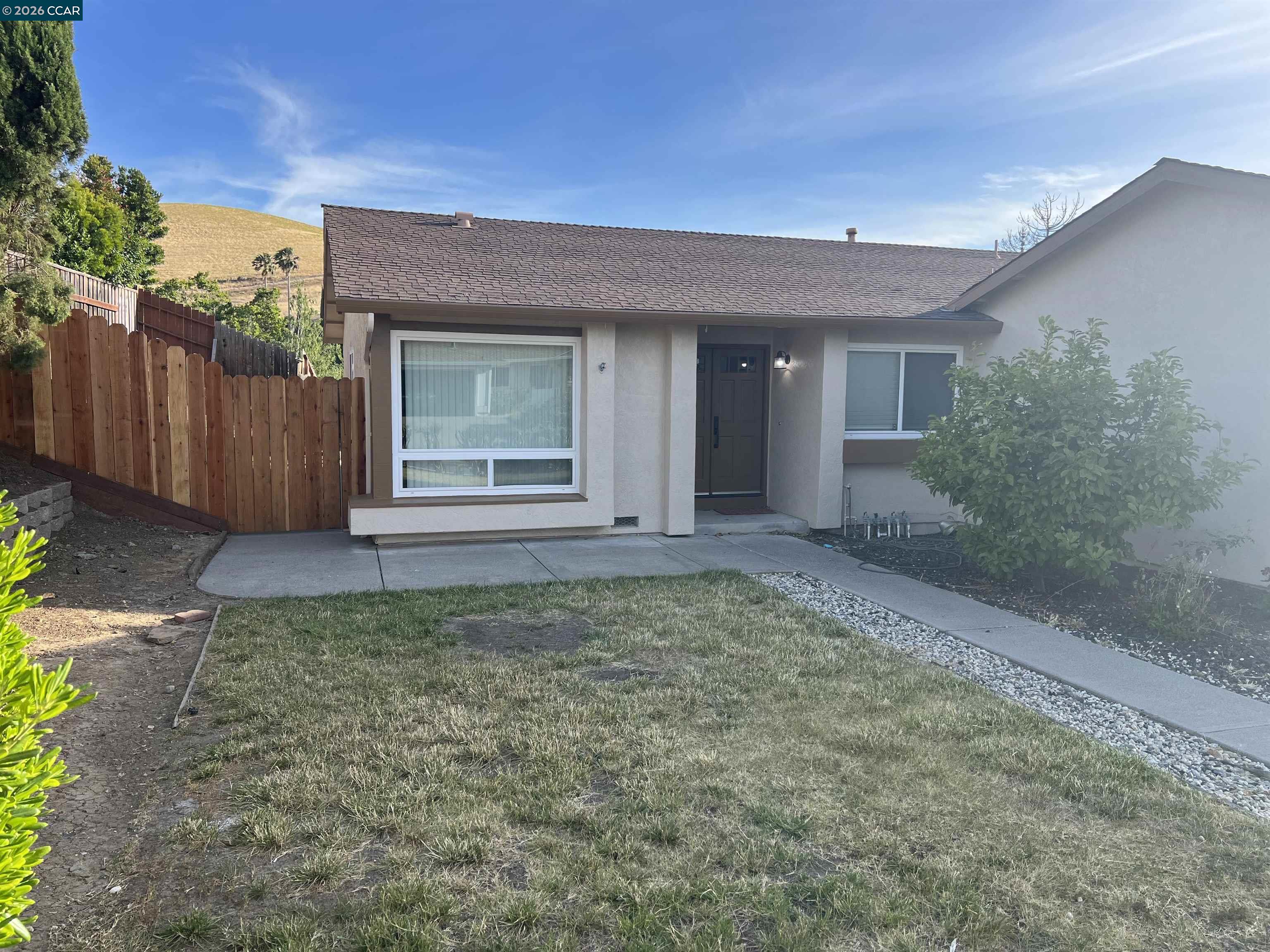 Detail Gallery Image 5 of 44 For 1091 Alamo Ct, Pittsburg,  CA 94565 - 3 Beds | 2 Baths