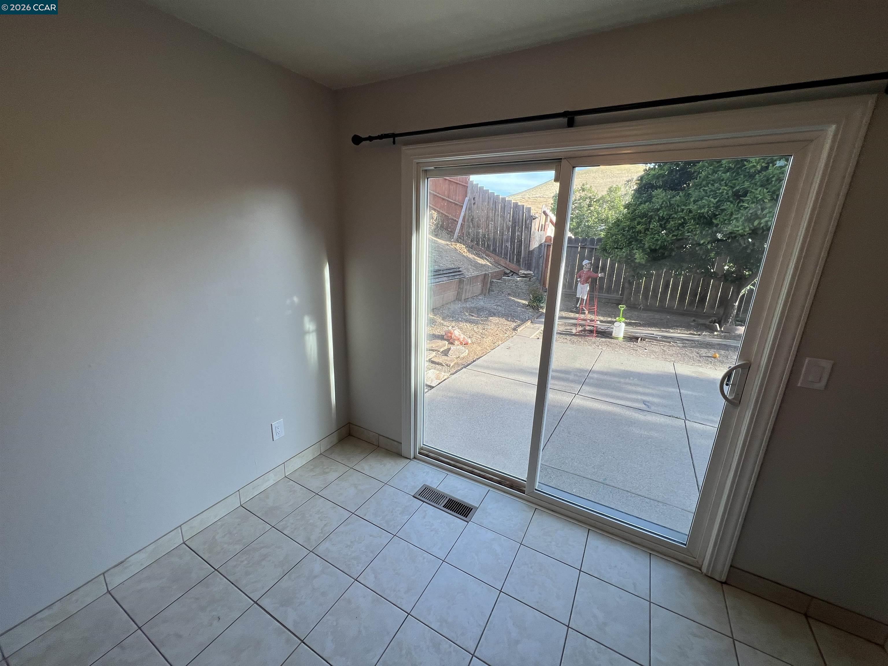 Detail Gallery Image 38 of 44 For 1091 Alamo Ct, Pittsburg,  CA 94565 - 3 Beds | 2 Baths