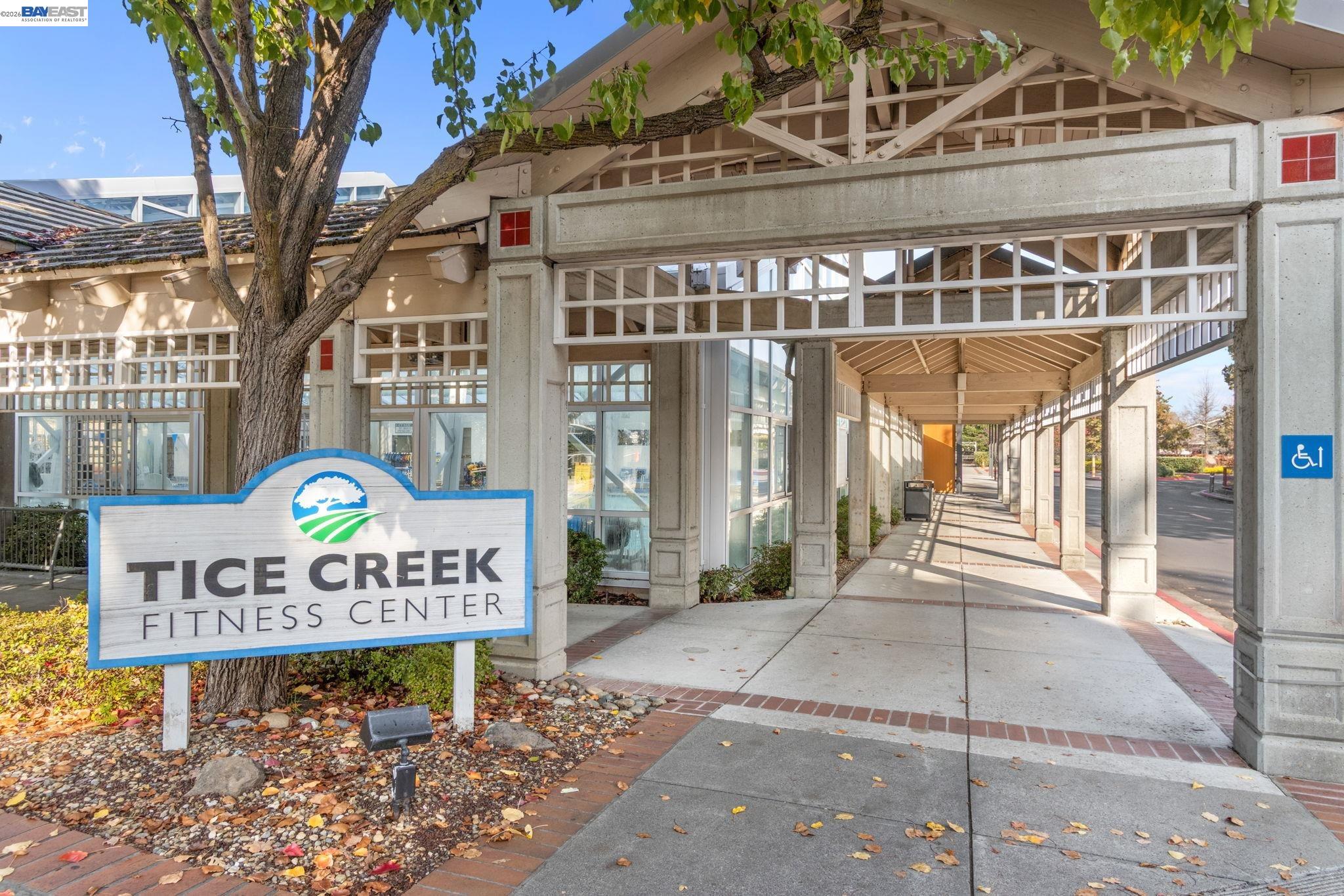 Detail Gallery Image 39 of 47 For 2772 Tice Creek Dr #4,  Walnut Creek,  CA 94595 - 2 Beds | 2 Baths