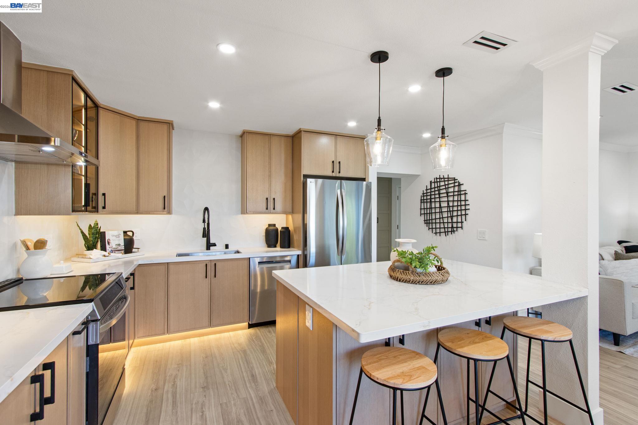 Detail Gallery Image 8 of 47 For 2772 Tice Creek Dr #4,  Walnut Creek,  CA 94595 - 2 Beds | 2 Baths