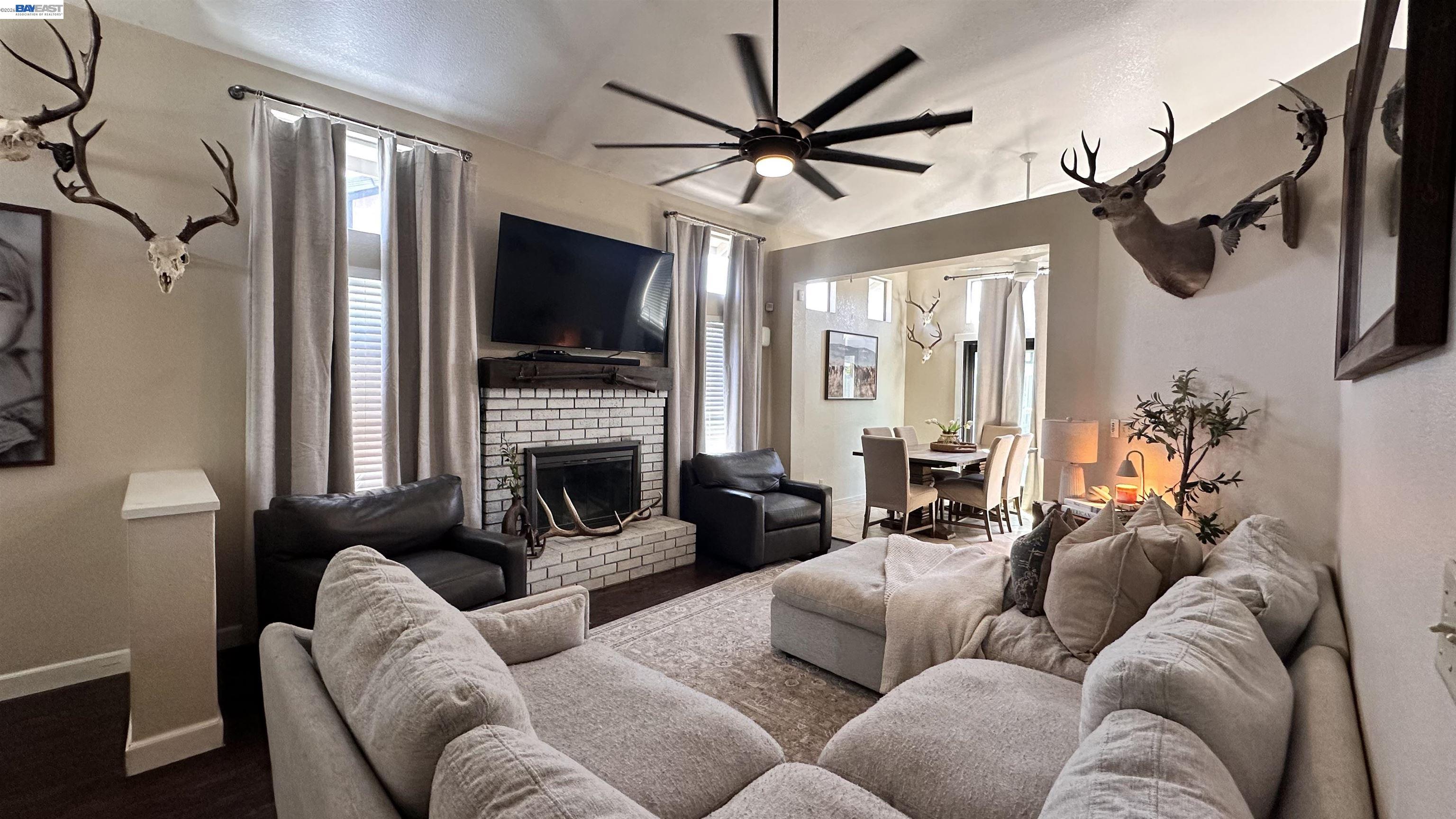 Detail Gallery Image 2 of 7 For 502 Chablis Way, Manteca,  CA 95337 - 3 Beds | 2 Baths