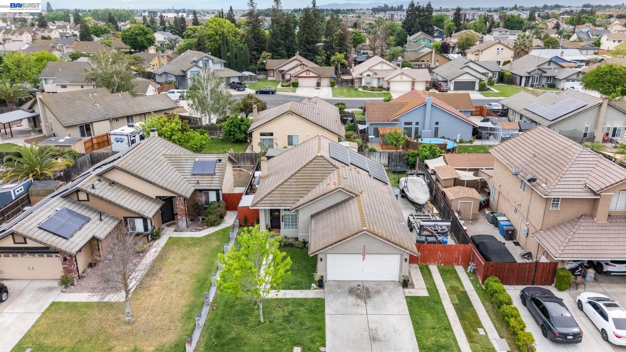 Detail Gallery Image 2 of 32 For 502 Chablis Way, Manteca,  CA 95337 - 3 Beds | 2 Baths