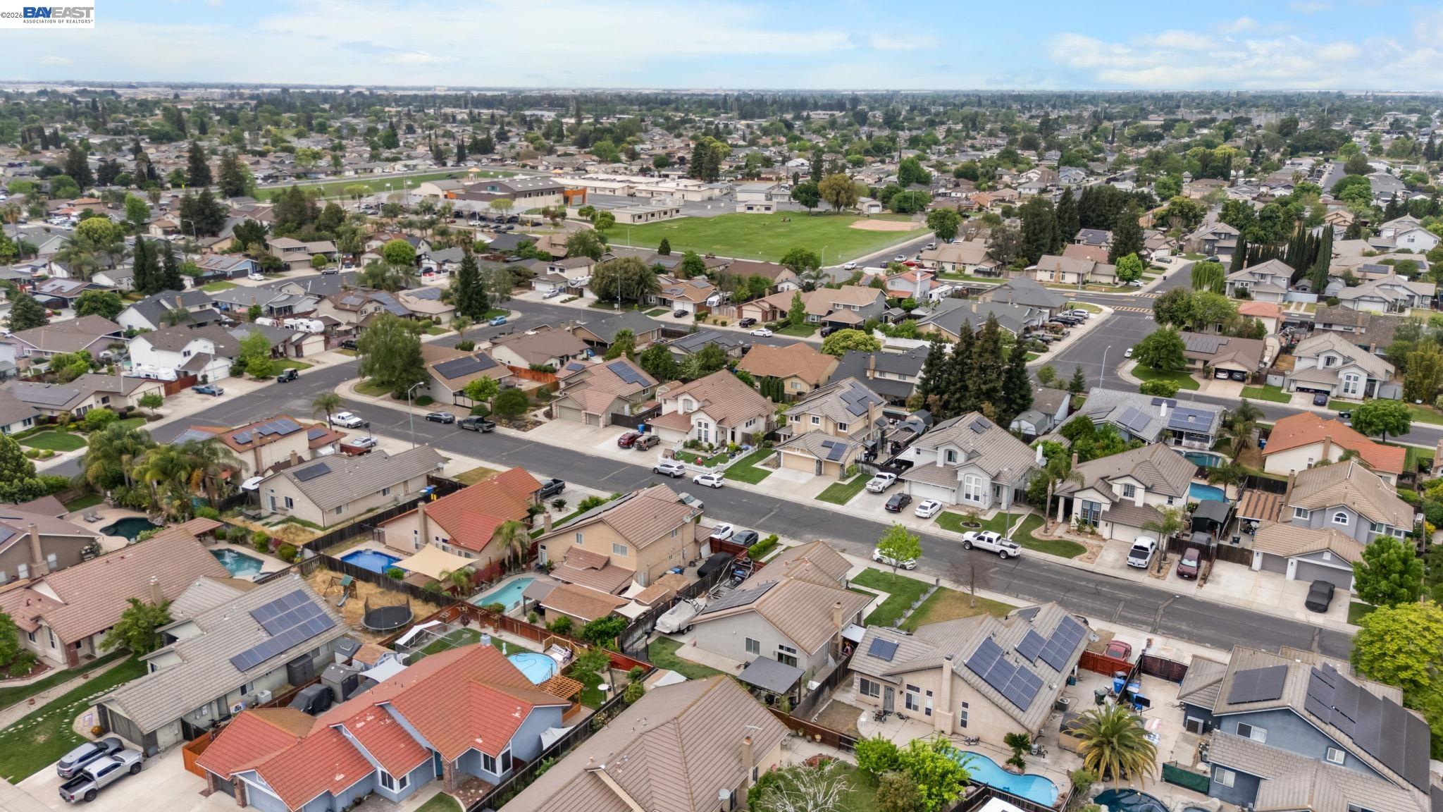 Detail Gallery Image 5 of 32 For 502 Chablis Way, Manteca,  CA 95337 - 3 Beds | 2 Baths