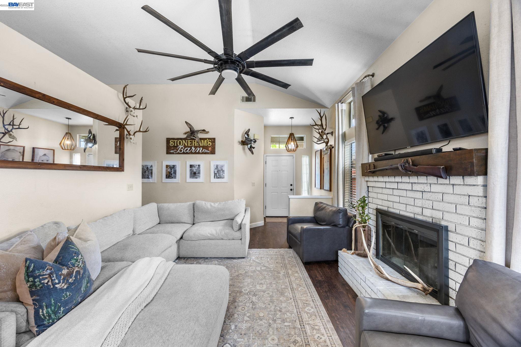 Detail Gallery Image 10 of 32 For 502 Chablis Way, Manteca,  CA 95337 - 3 Beds | 2 Baths