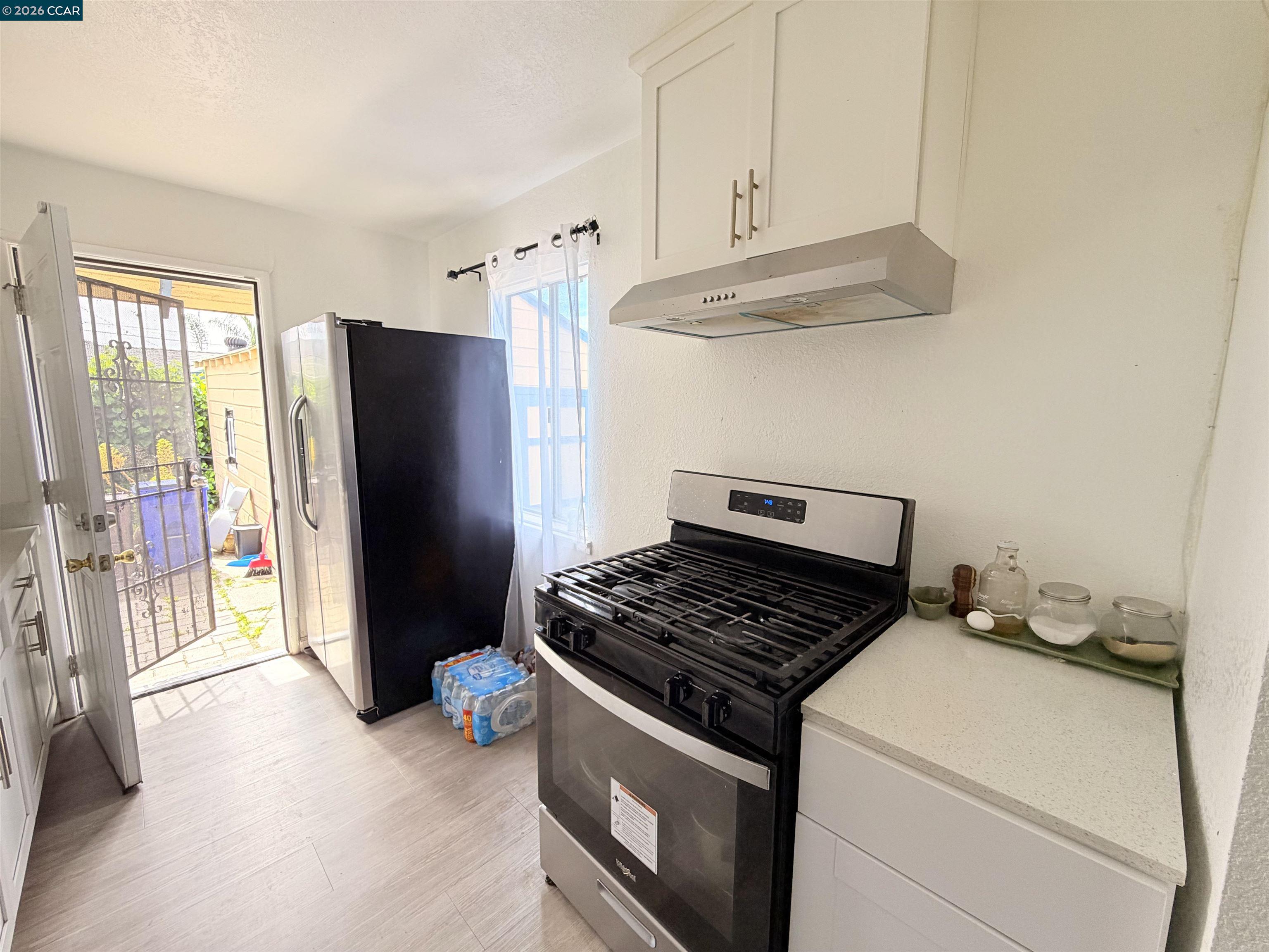 Detail Gallery Image 8 of 18 For 238 Fitzpatrick Rd, Oakland,  CA 94603 - 3 Beds | 1 Baths