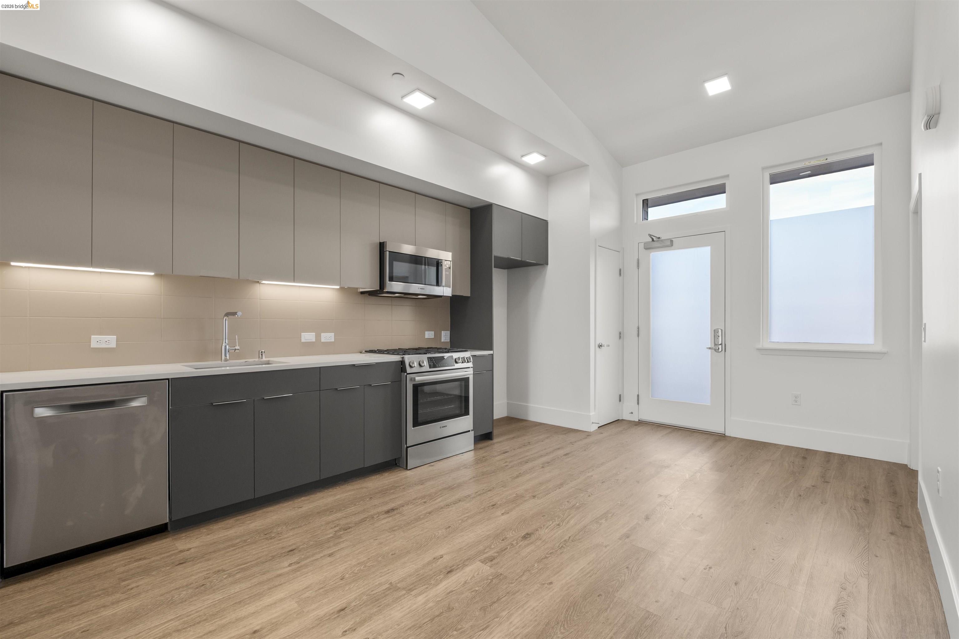 Photo #5: 41128938 Listing: Photo #5