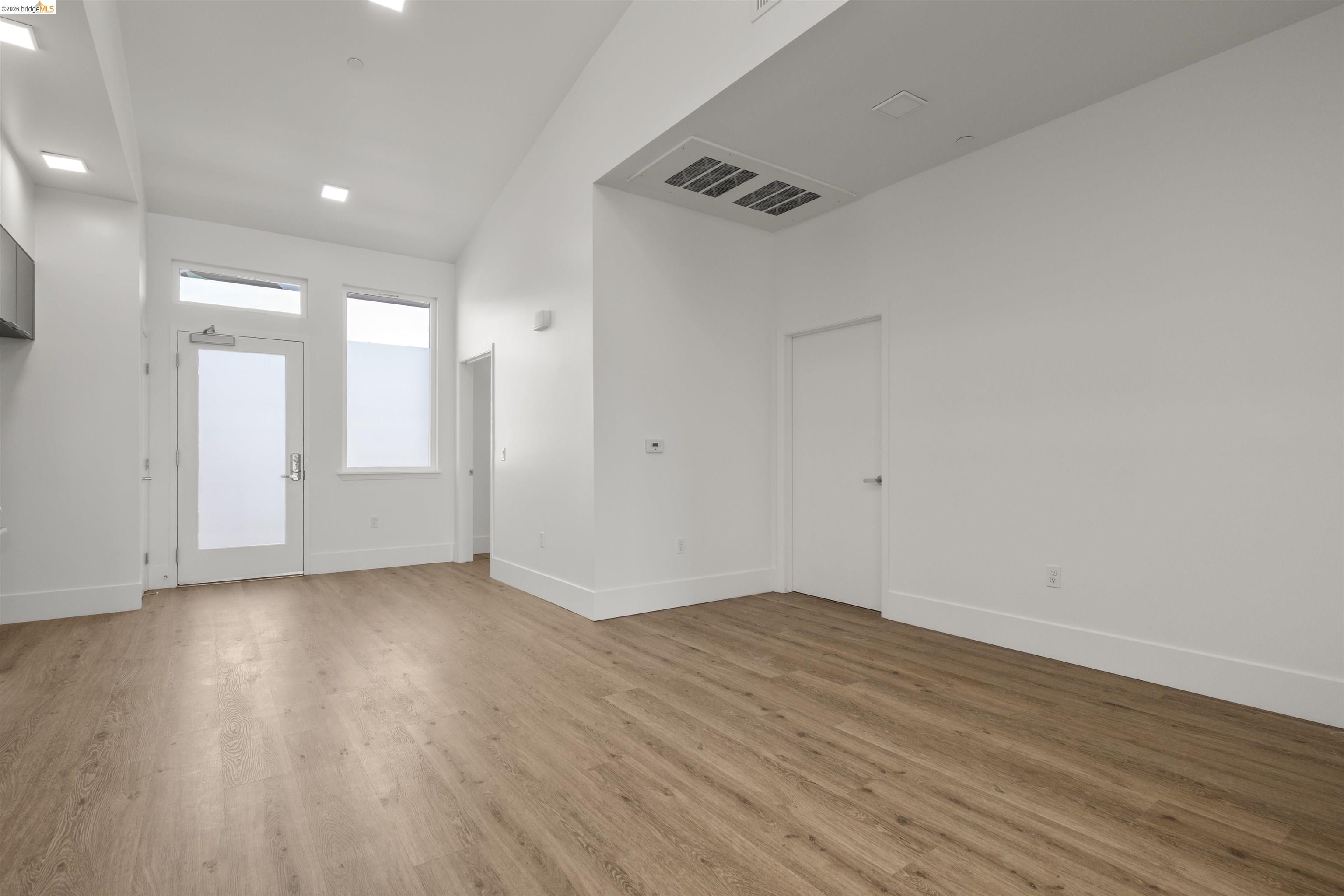 Photo #6: 41128938 Listing: Photo #6