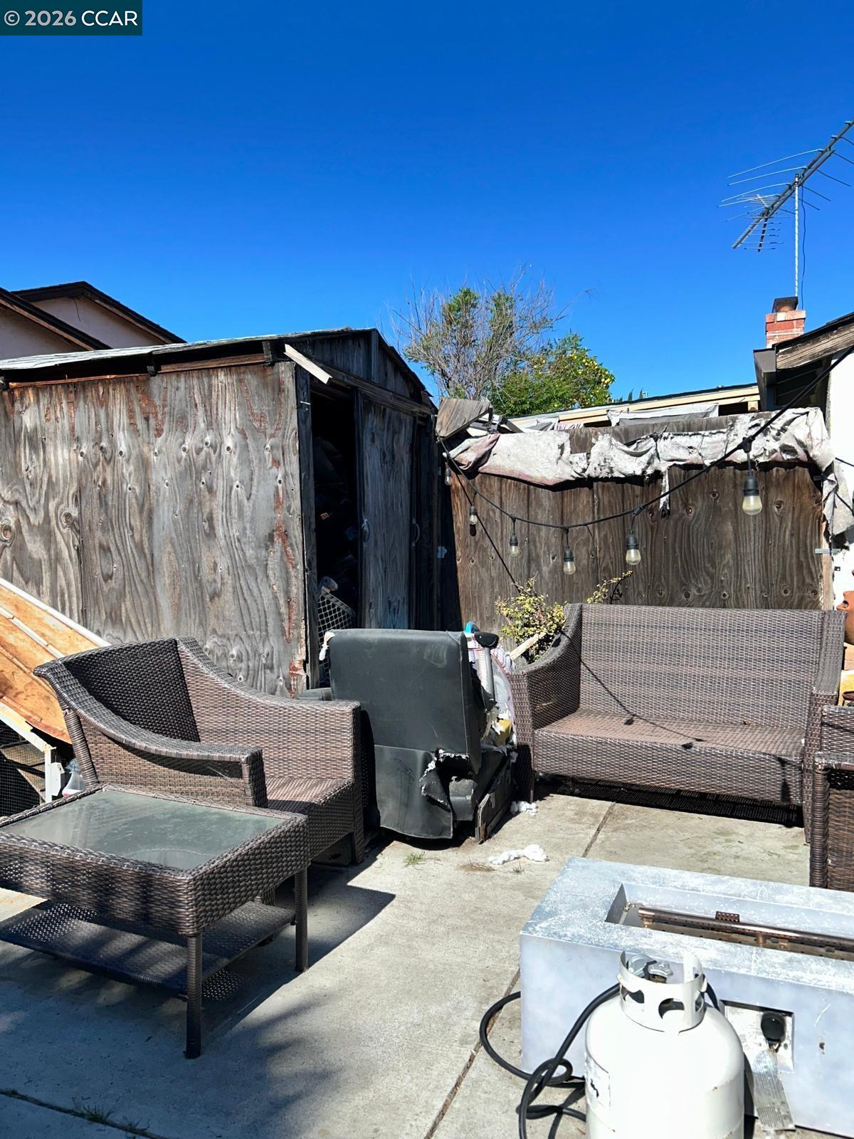 Detail Gallery Image 7 of 7 For 3504 Desanie Cir, Bay Point,  CA 94565 - 3 Beds | 2 Baths